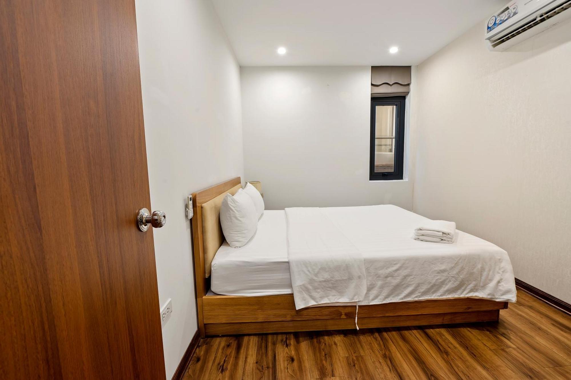 22housing Luxury & 39 Linh Lang Apartment Hanoi