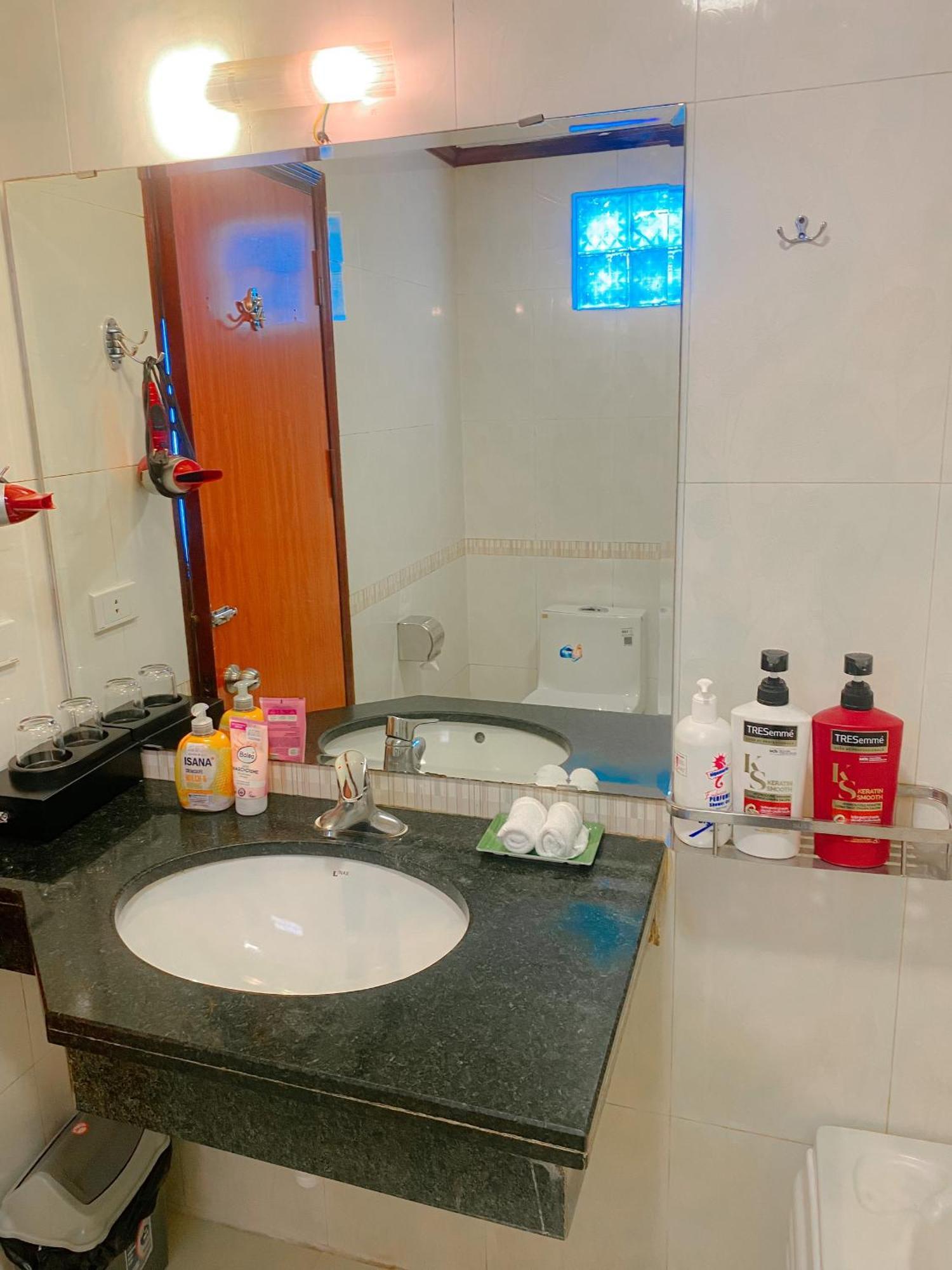 A25 - 61 Luong Ngoc Quyen Hotel
