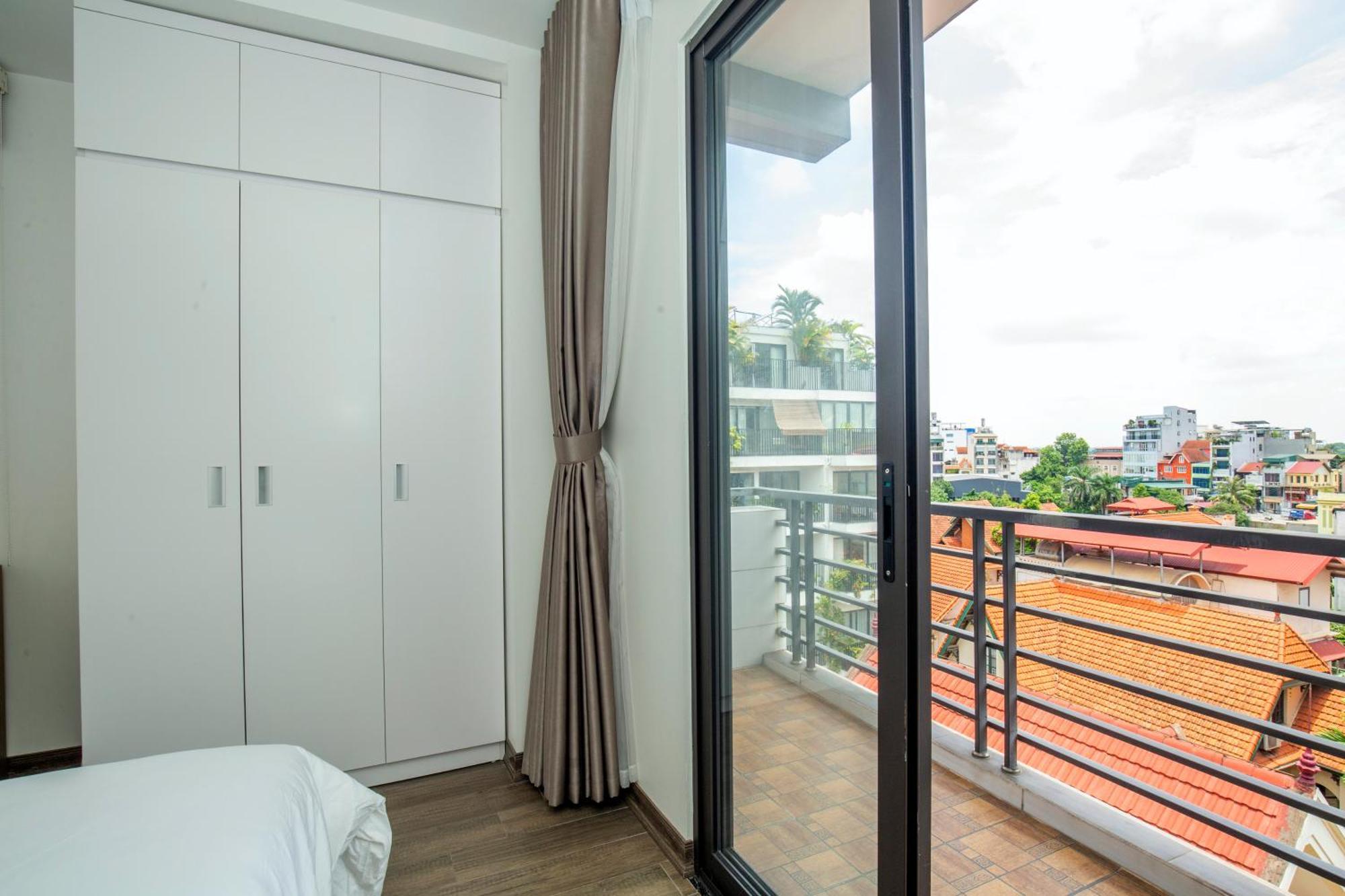 The Valley - Westlake Apartment *