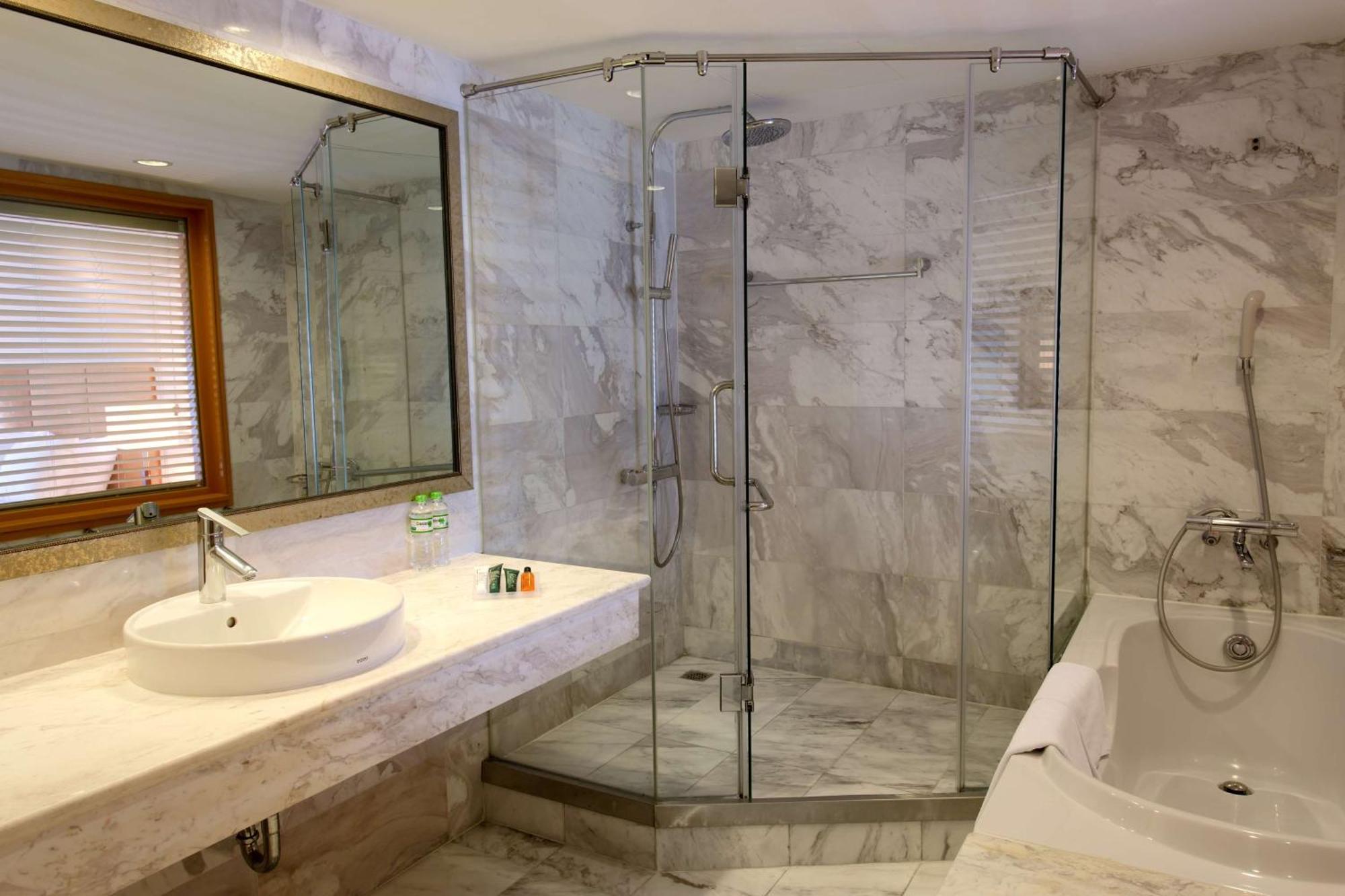 Hilton Garden Hotel 4*