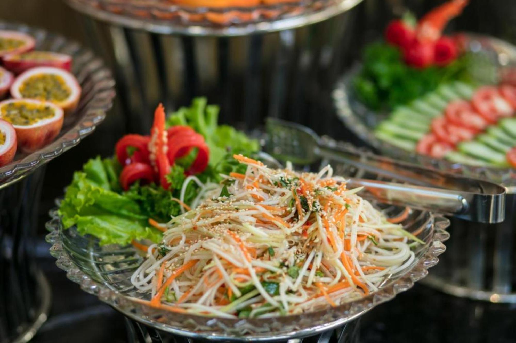 Hotel Fiesta Grand And Hanoi