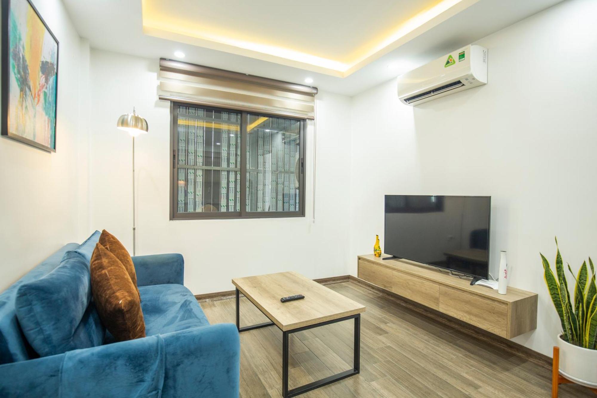 The Valley - Westlake Apartment *