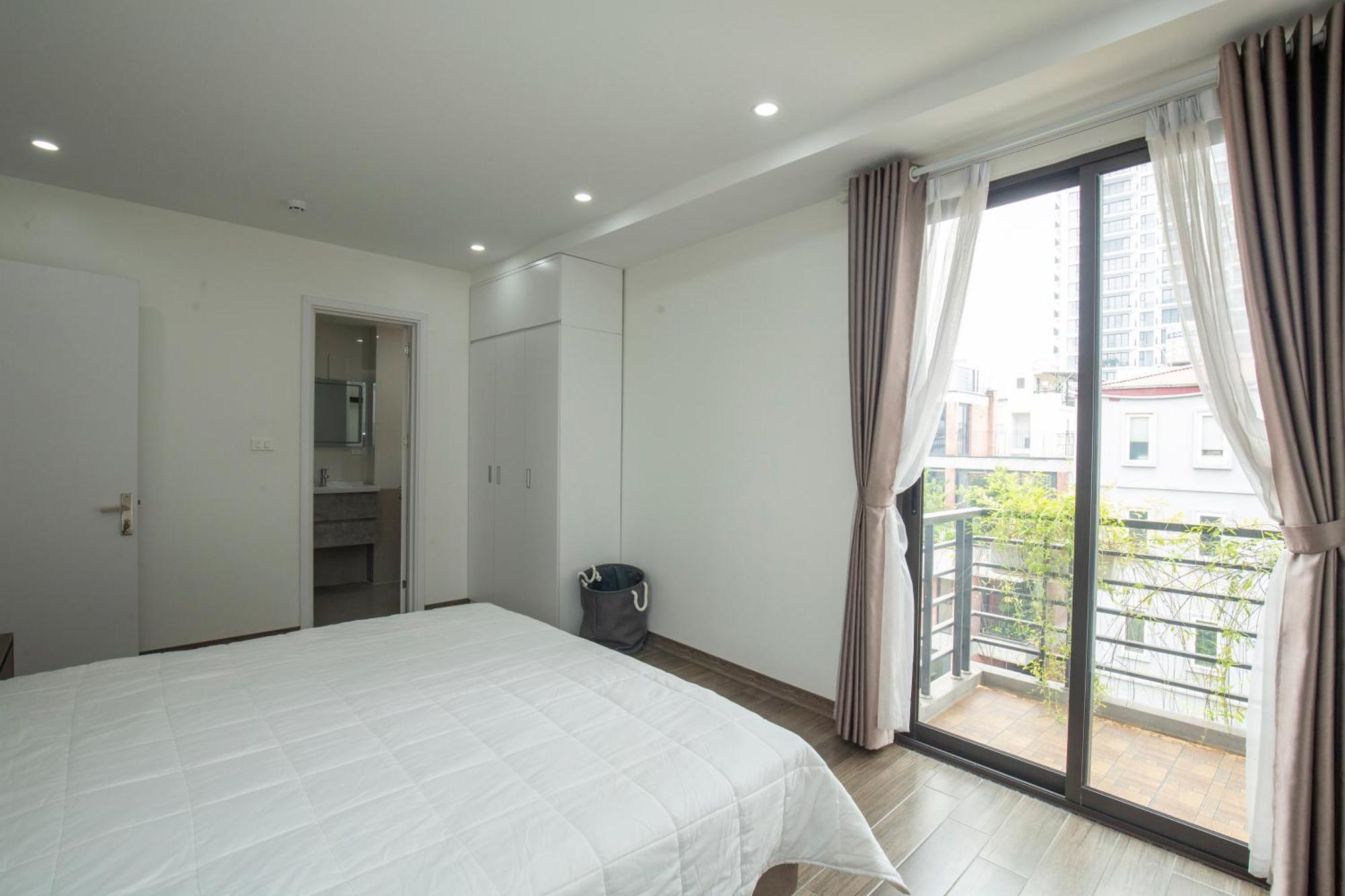 The Valley - Westlake Apartment