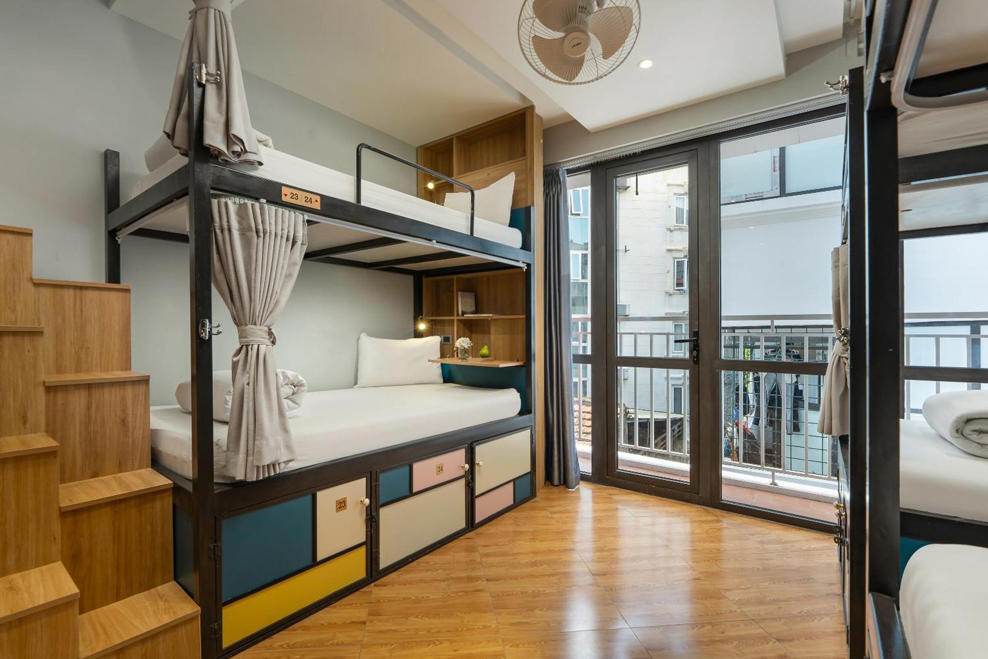 Hostel Old Quarter View