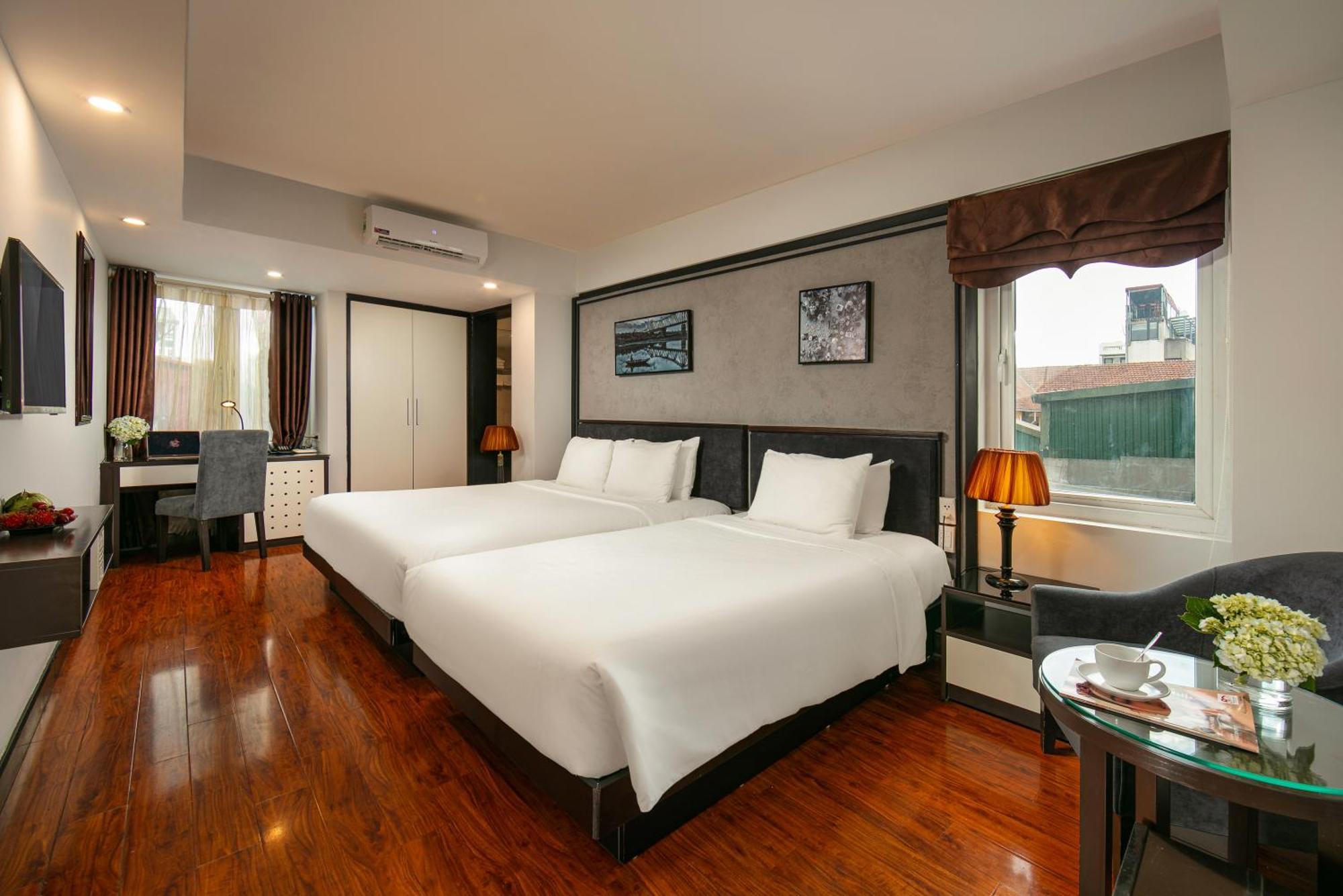 La Palm Premier & Hanoi