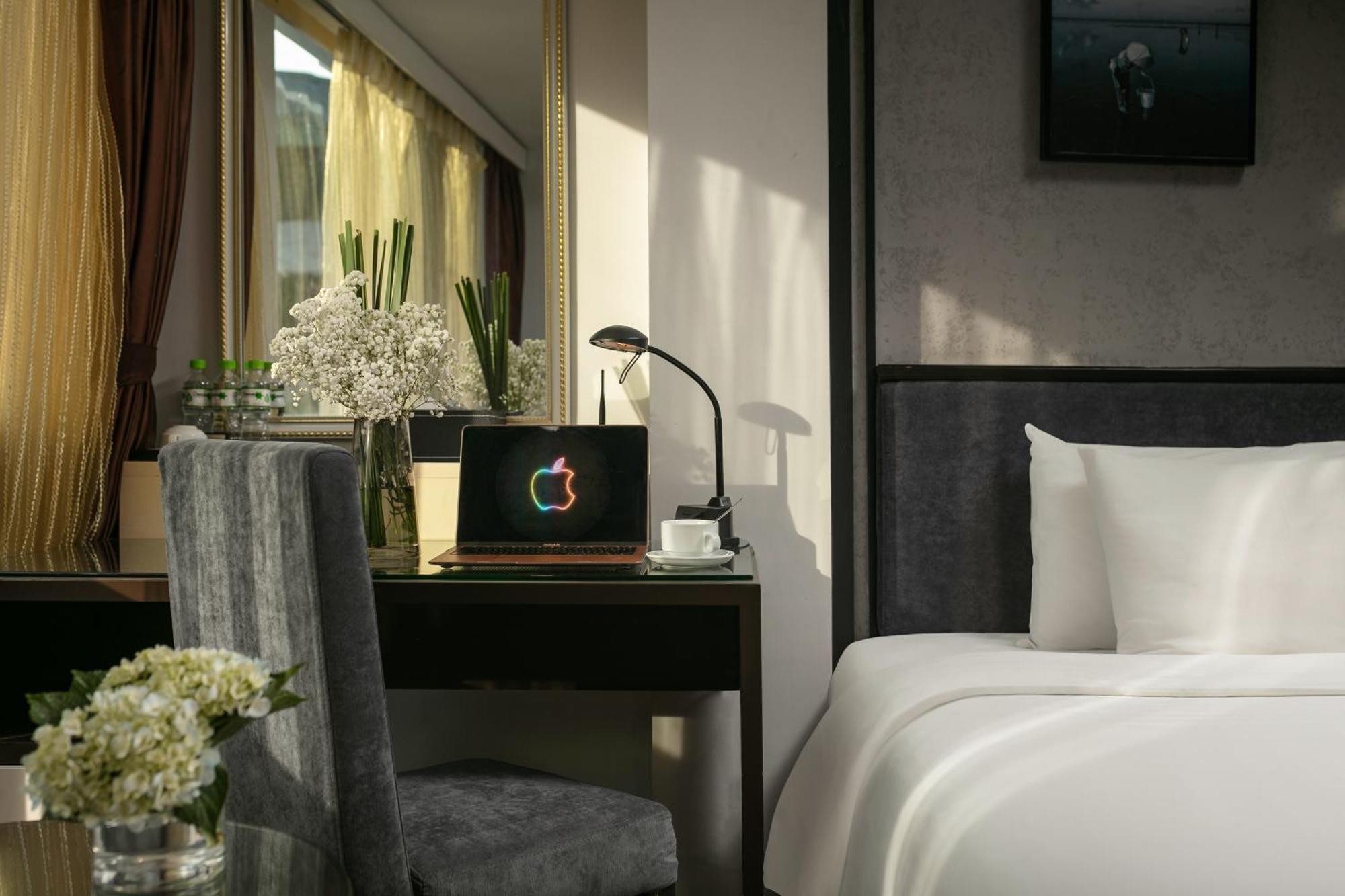 La Palm Premier & Hotel
