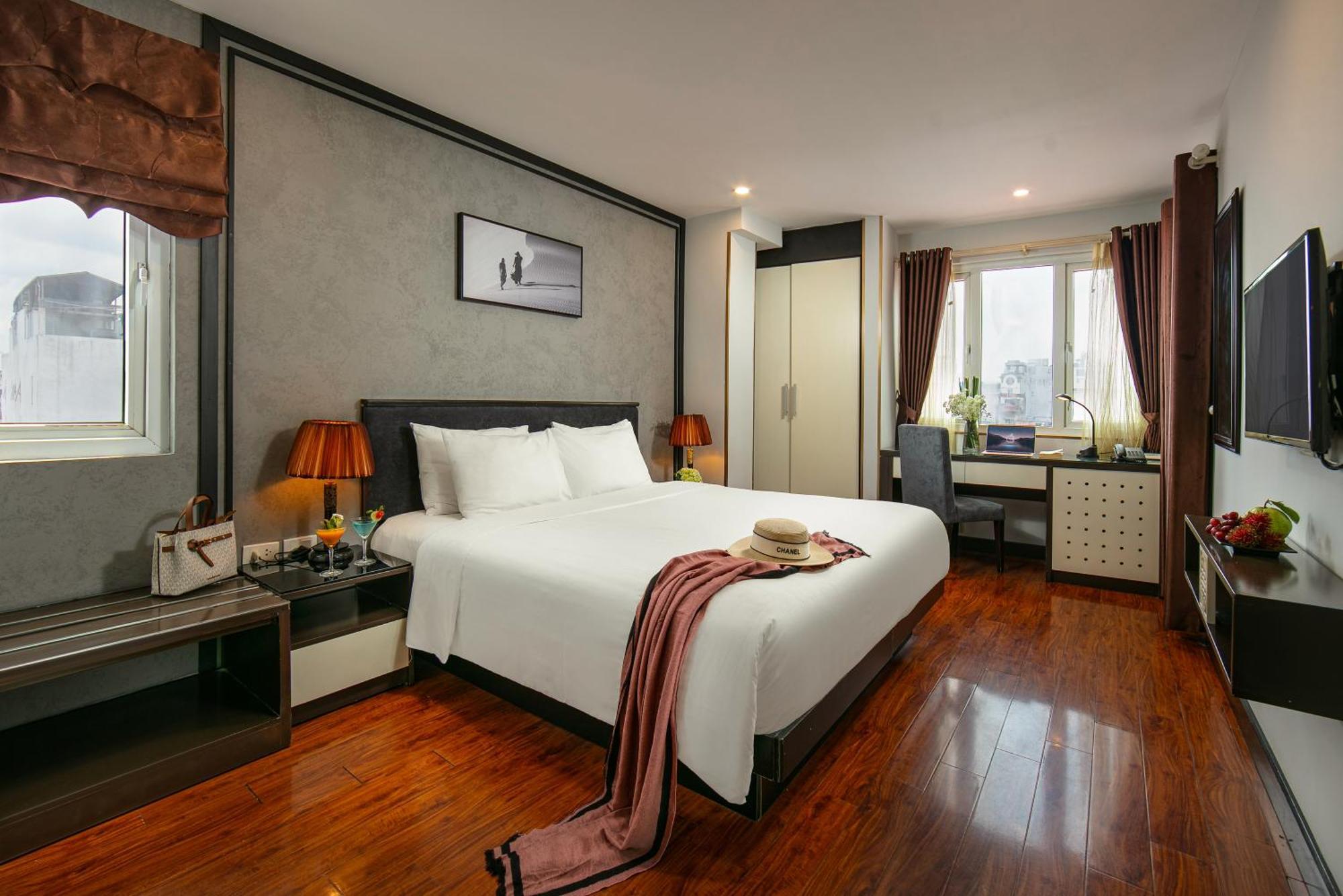 La Palm Premier & Hanoi