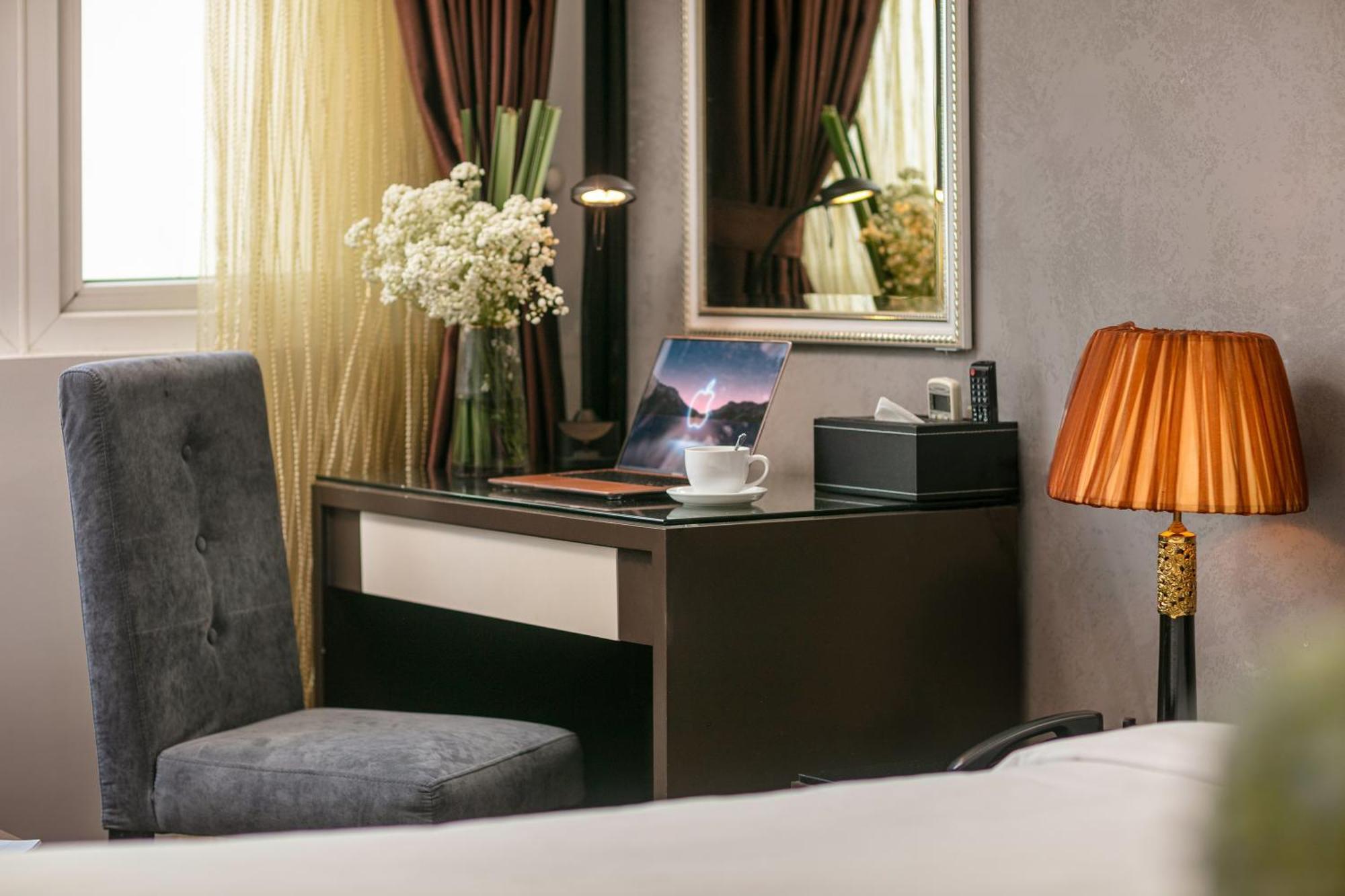 La Palm Premier & Hanoi