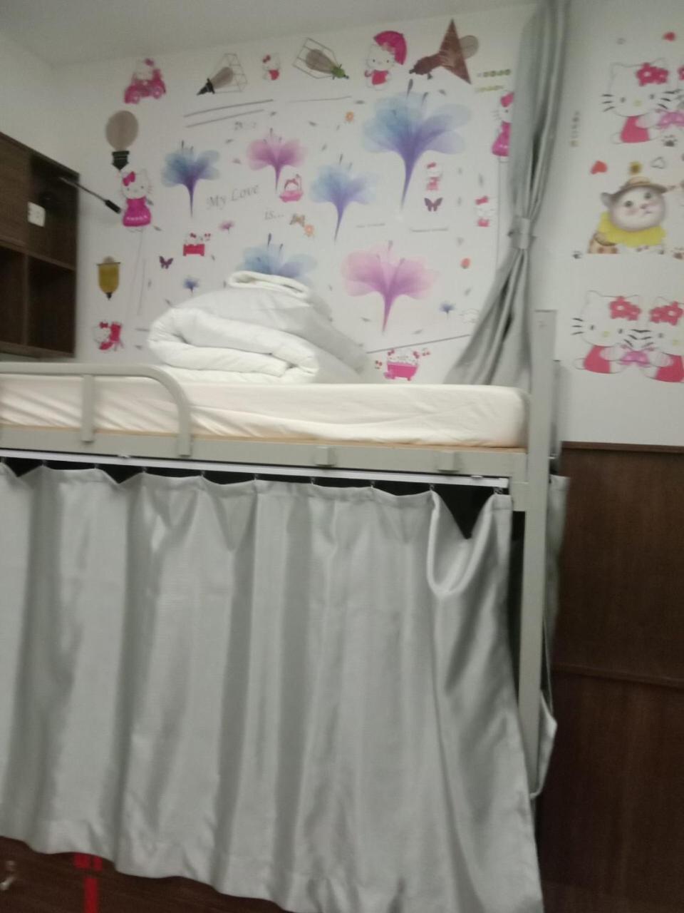 High Five Hostel
