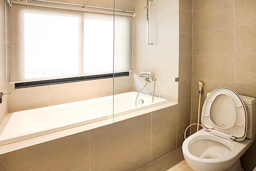 3 - Luxury In Tay Ho Street Apartment *