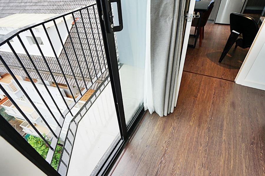 3 - Luxury In Tay Ho Street Apartment