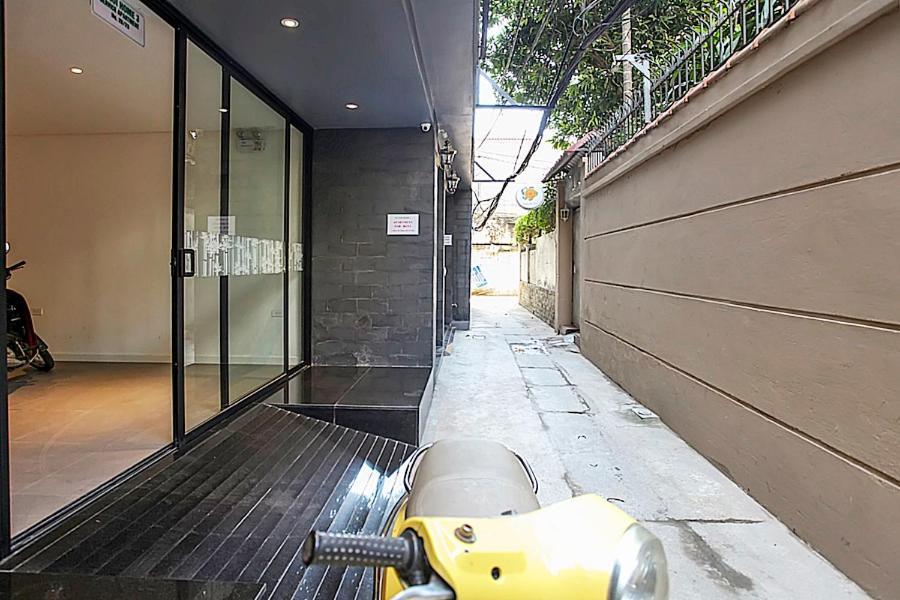 3 - Luxury In Tay Ho Street *