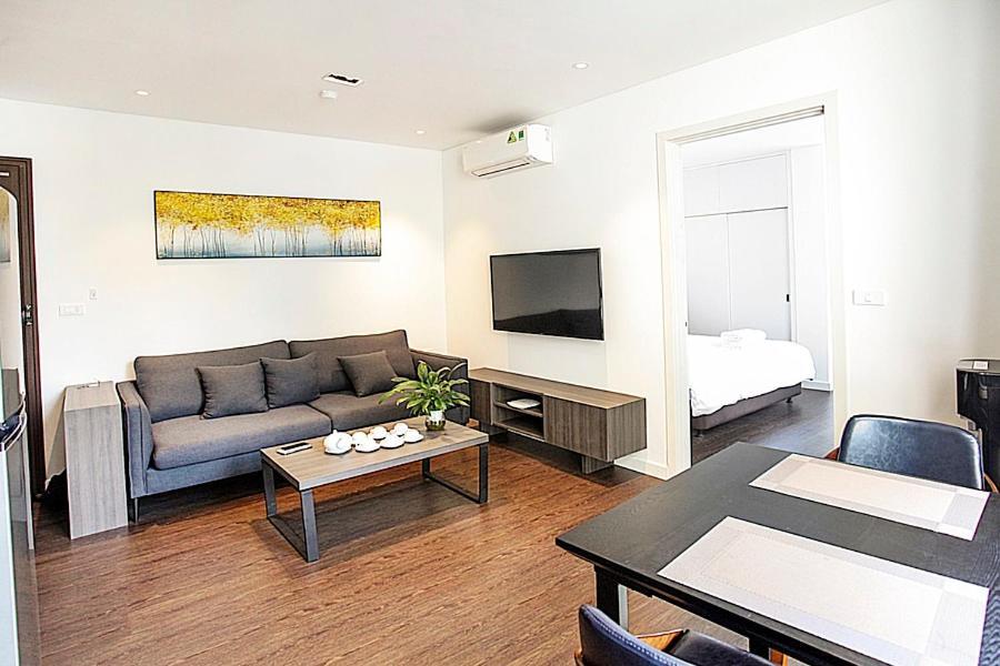 3 - Luxury In Tay Ho Street