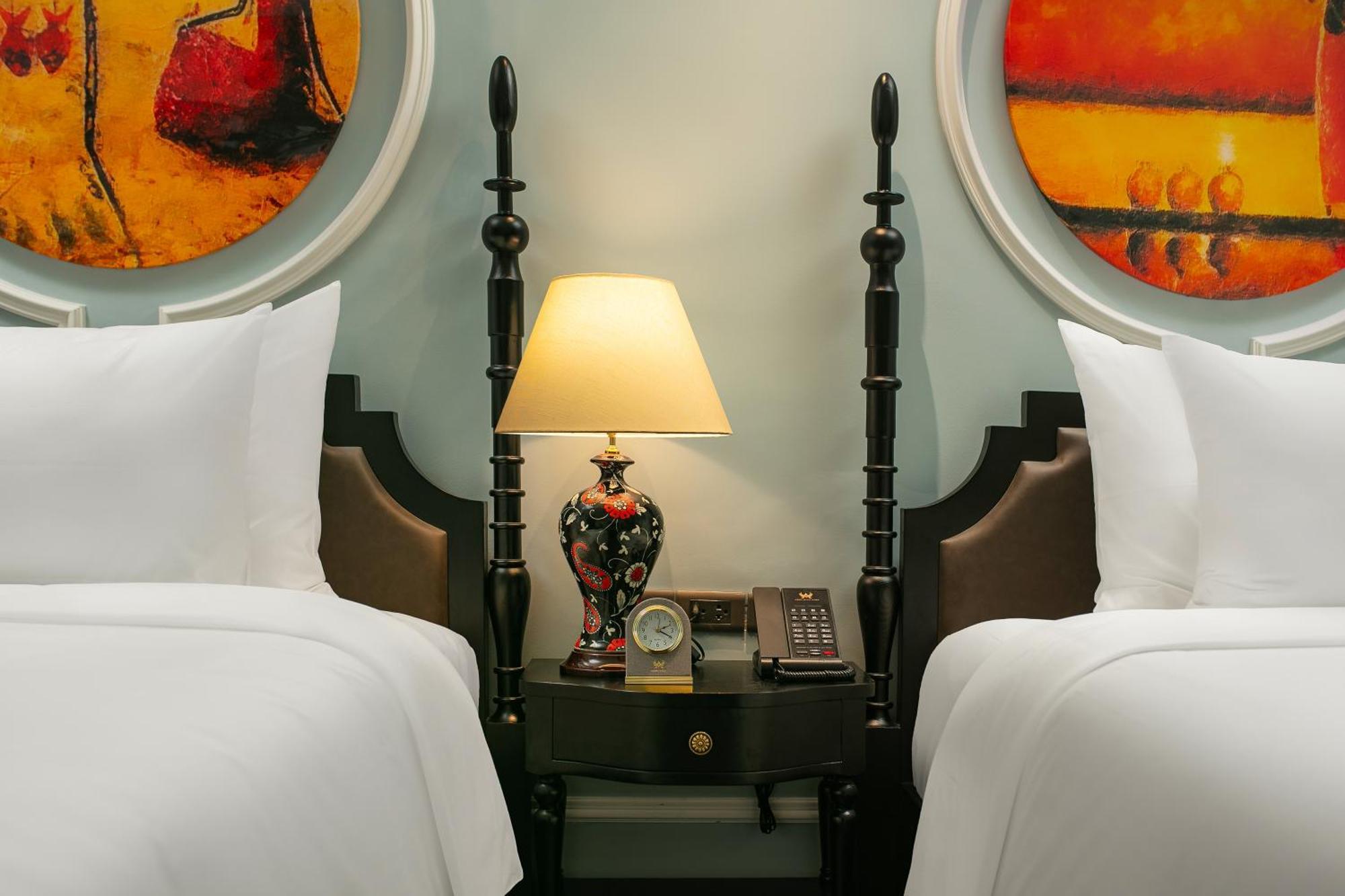 Amira Hotel
