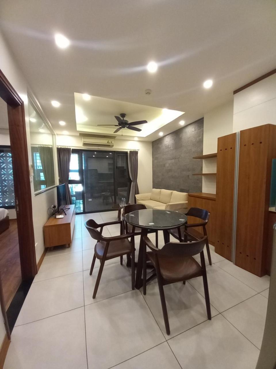 Apartment Luxe Paradise Trinh Cong Son Hanoi