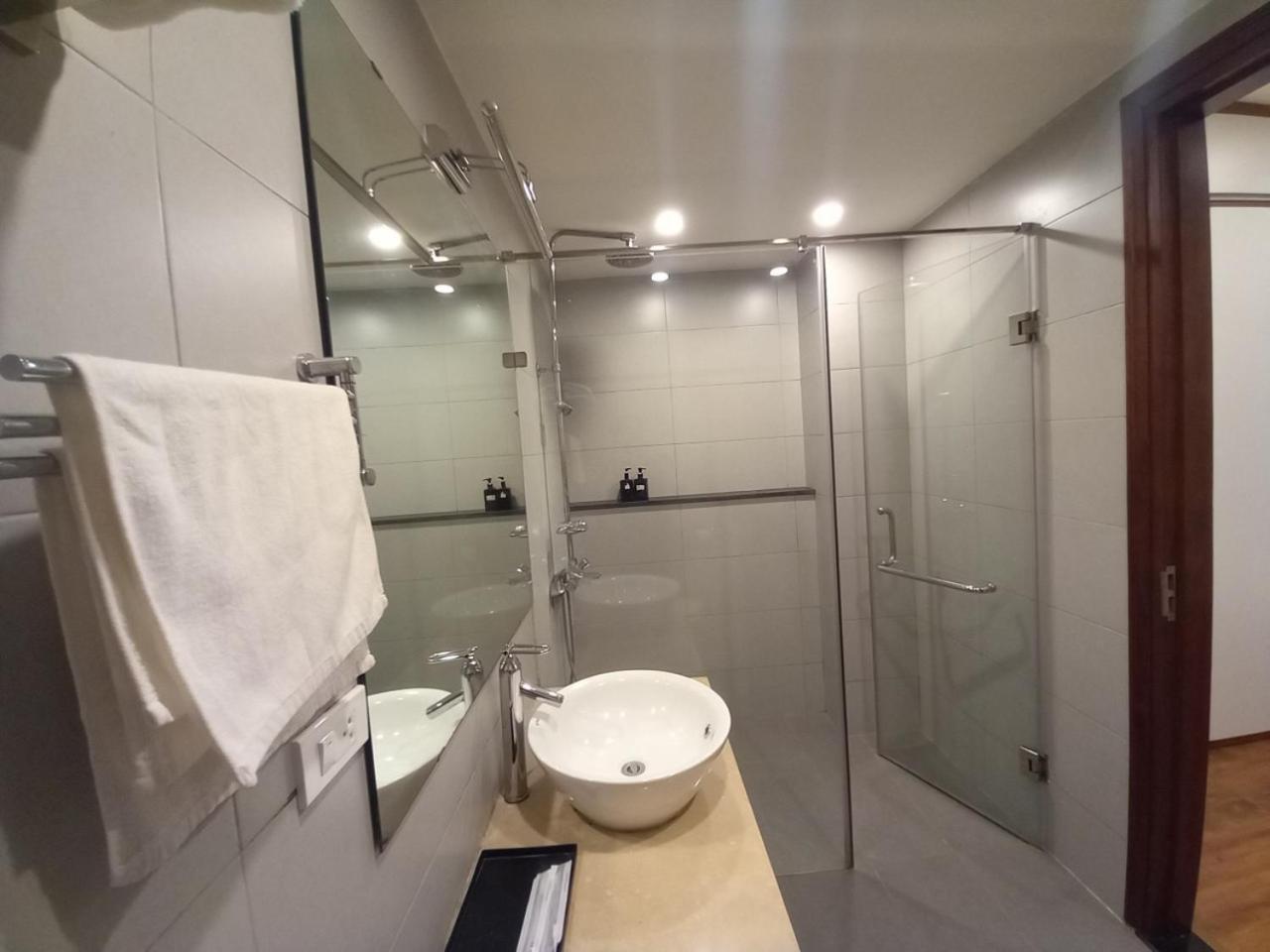 Apartment Luxe Paradise Trinh Cong Son