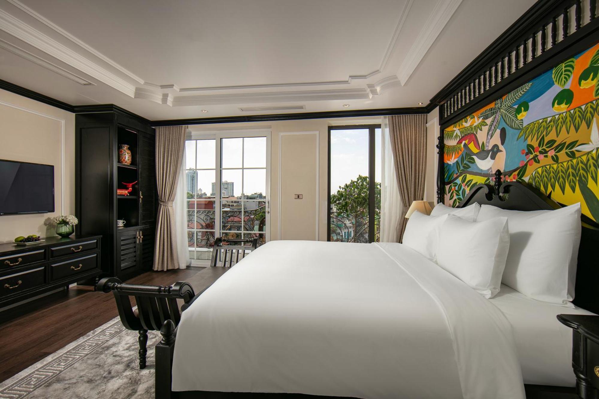 Amira Hotel