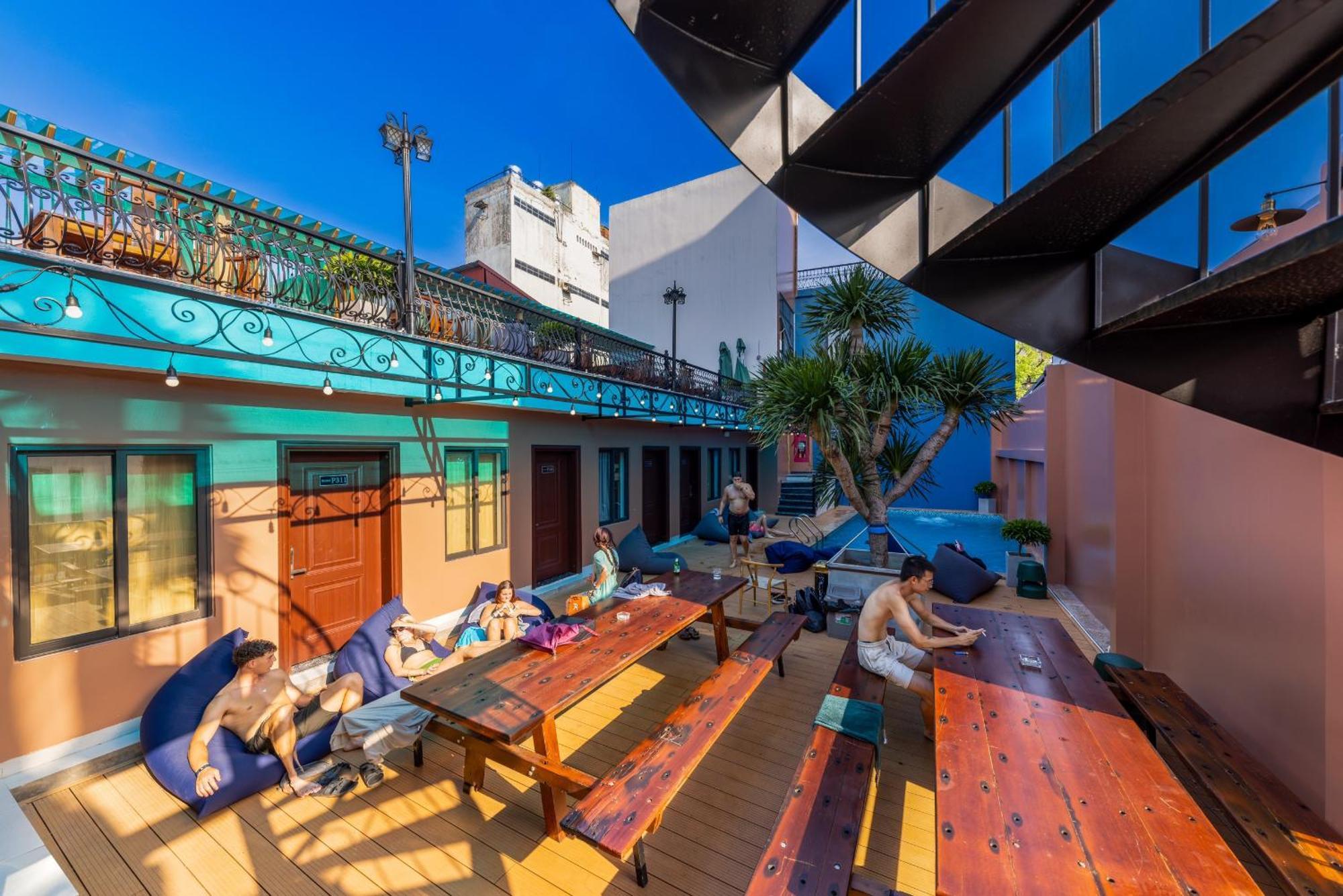 Hostel The One