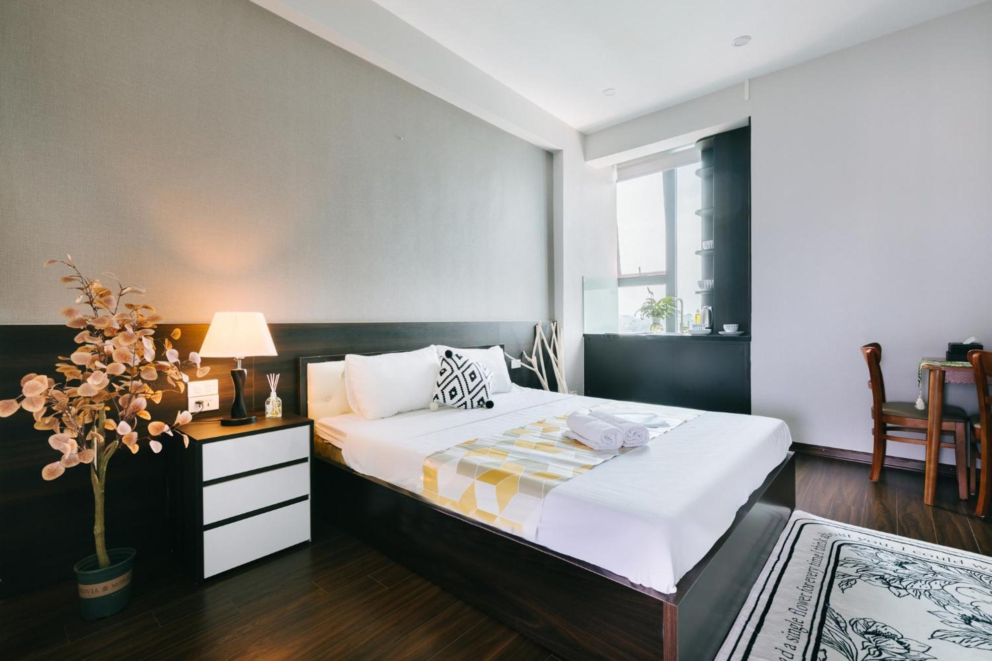 Ivy & - 24h Hanoi