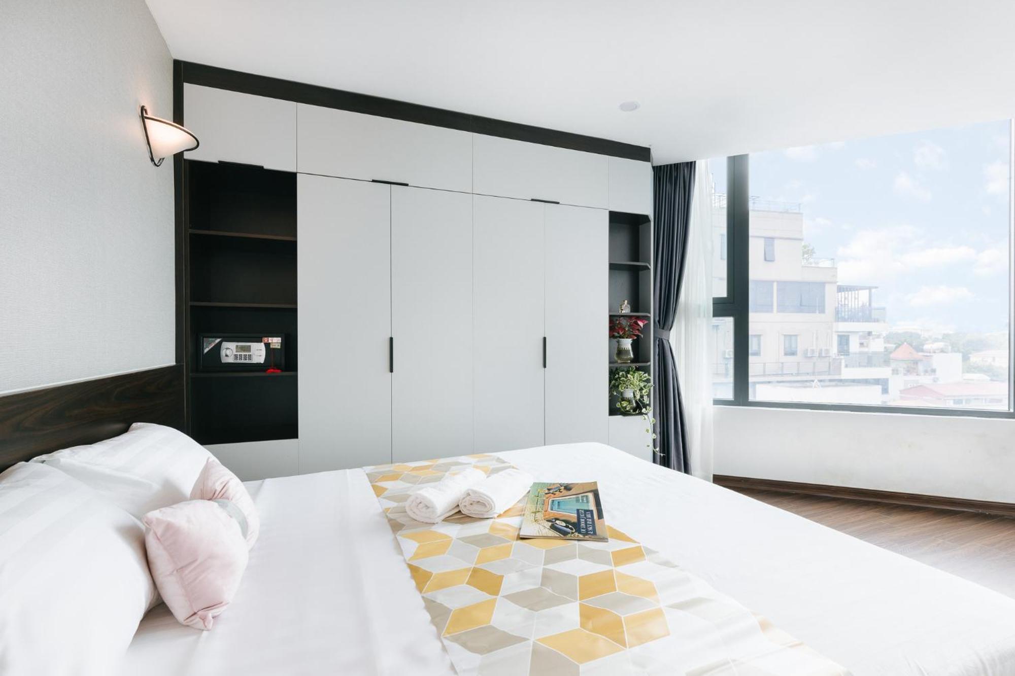 Ivy & - 24h Khách sạn 4*