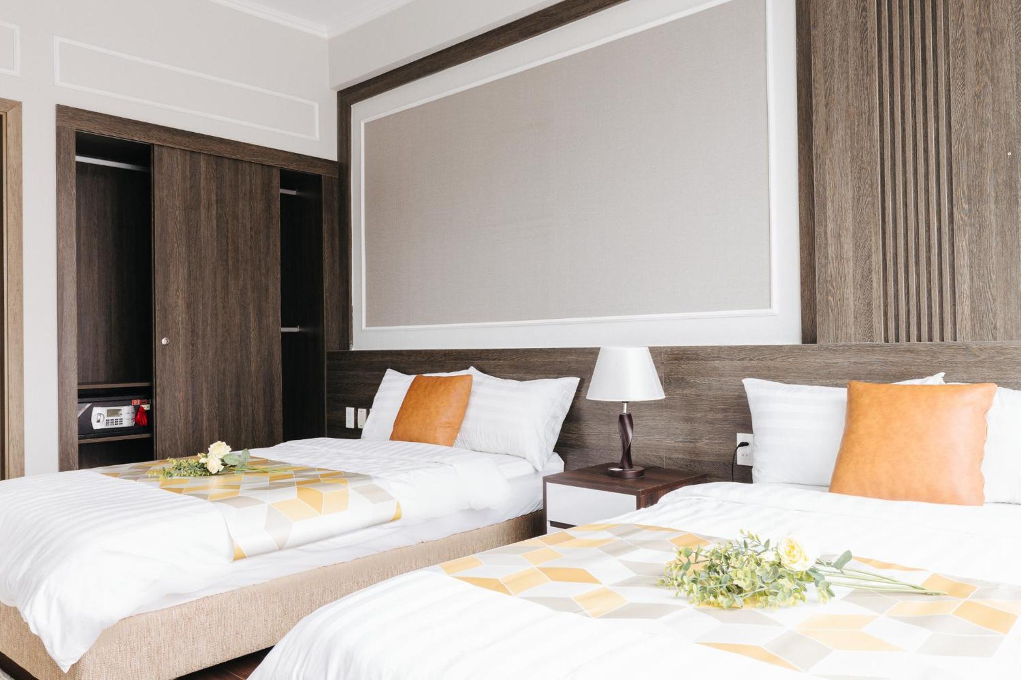 Ivy & - 24h Khách sạn 4*