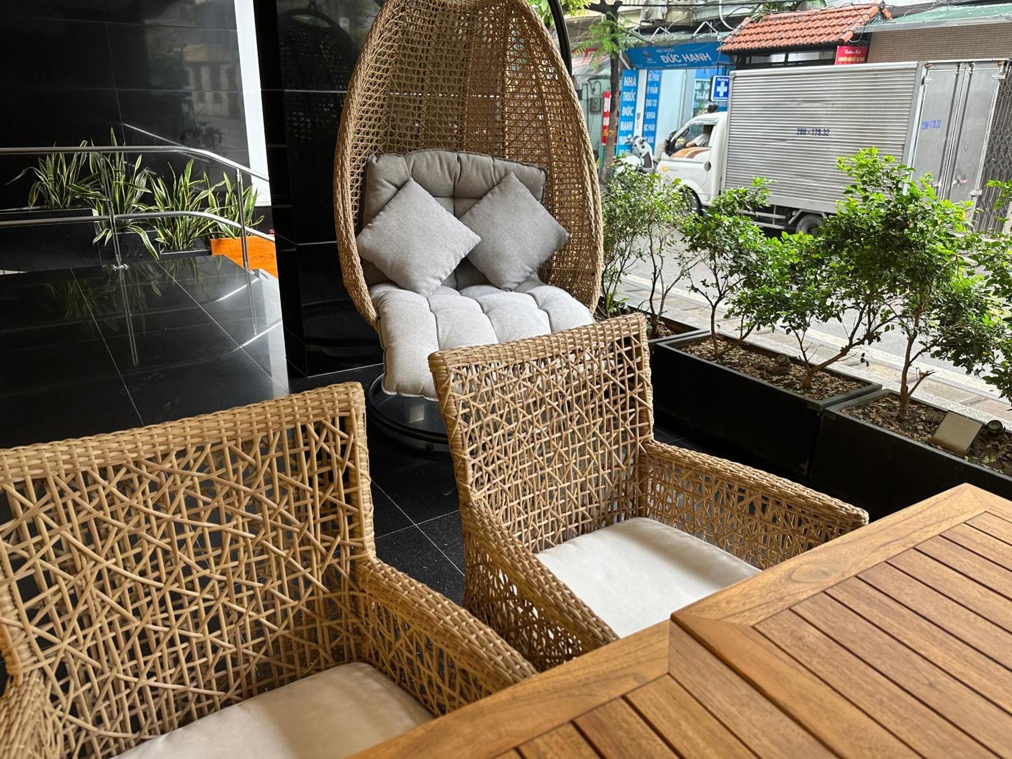 Yah & 3* Hanoi