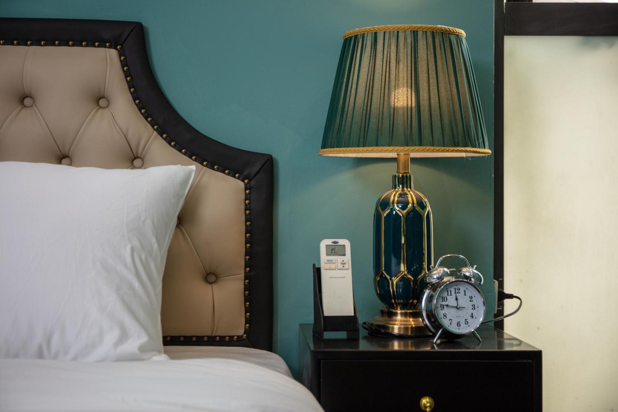 Hotel Madelise Palace & Travel