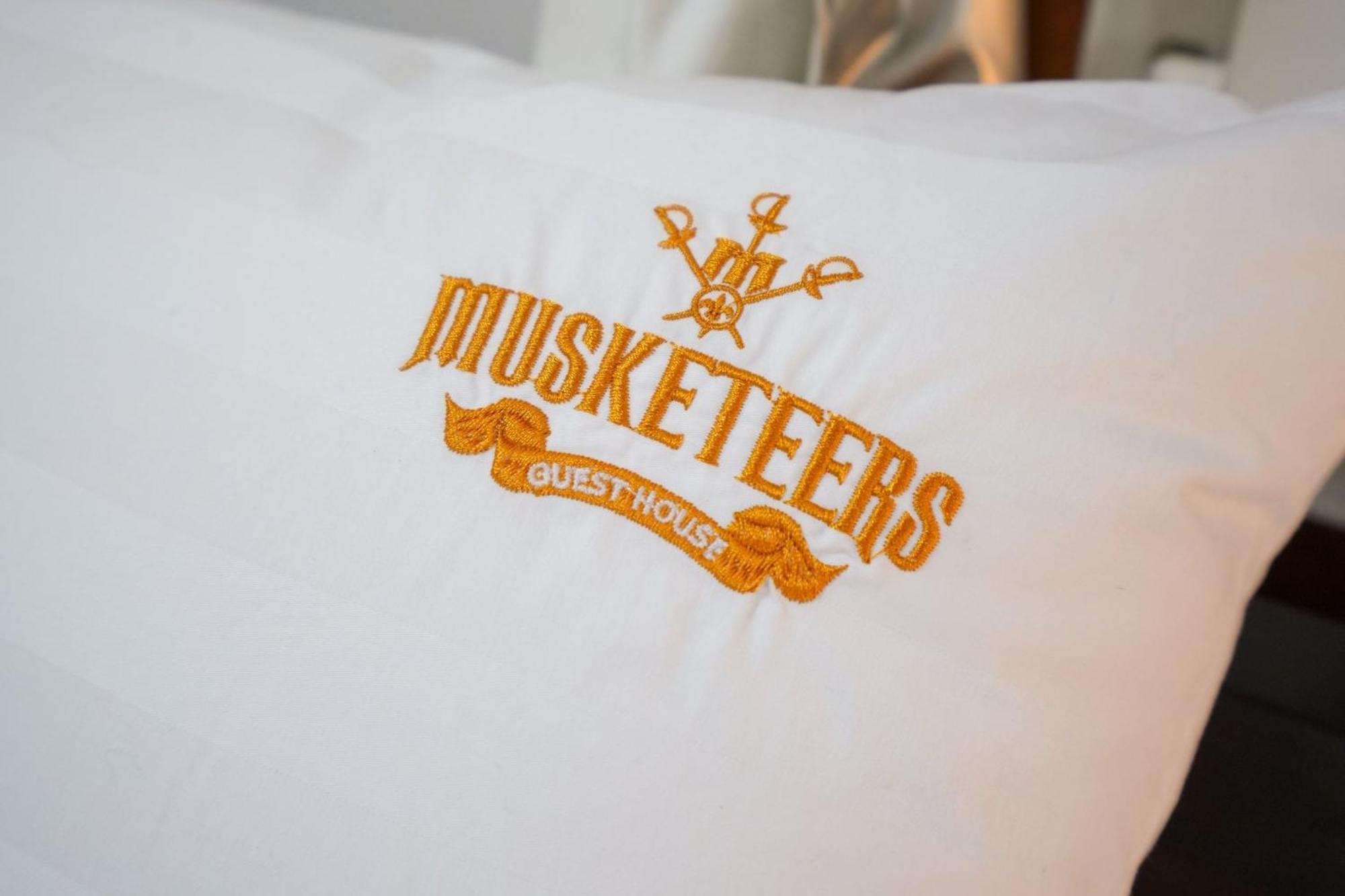Musketeers Hostel *