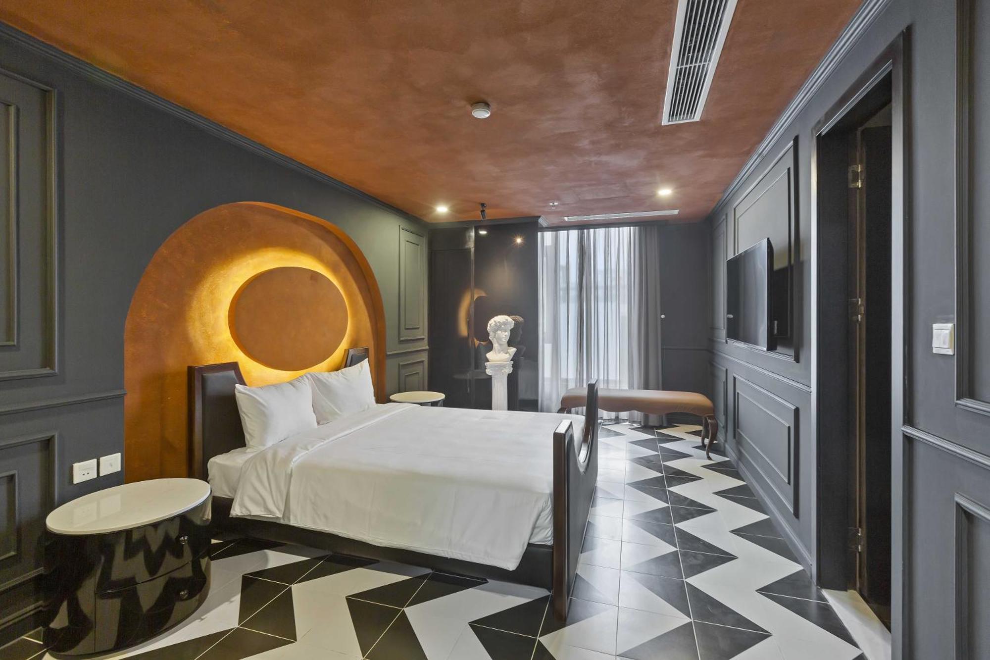 Jacayl Tcg Hotel