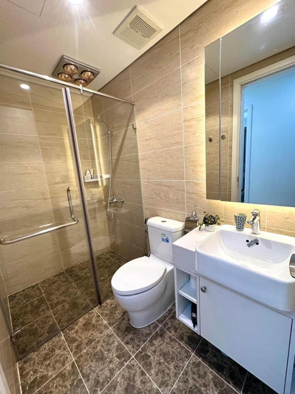 Aura Iris Hanoi