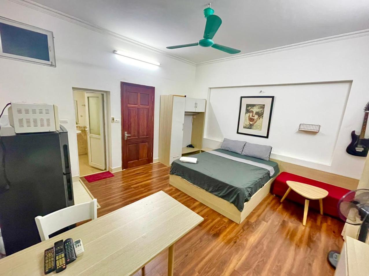 1332 Bedroom Chilling Close Ho Tay Sunlight * Hanoi