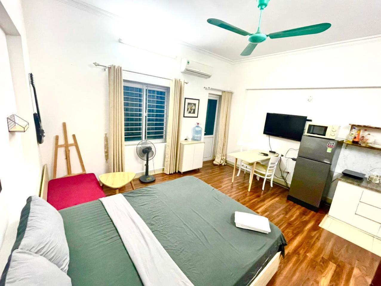 1332 Bedroom Chilling Close Ho Tay Sunlight Apartment Hanoi