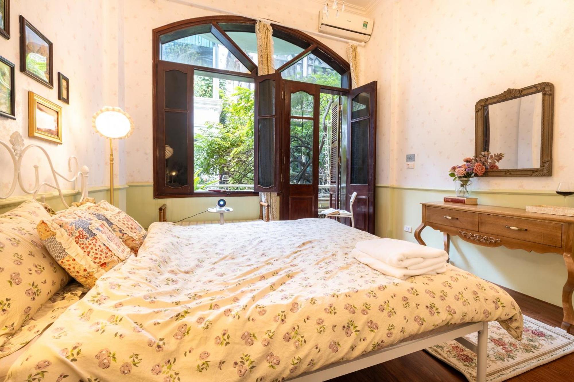 Freeroom / Old Quater 550m / Balcony Many Trees Privatunterkunft