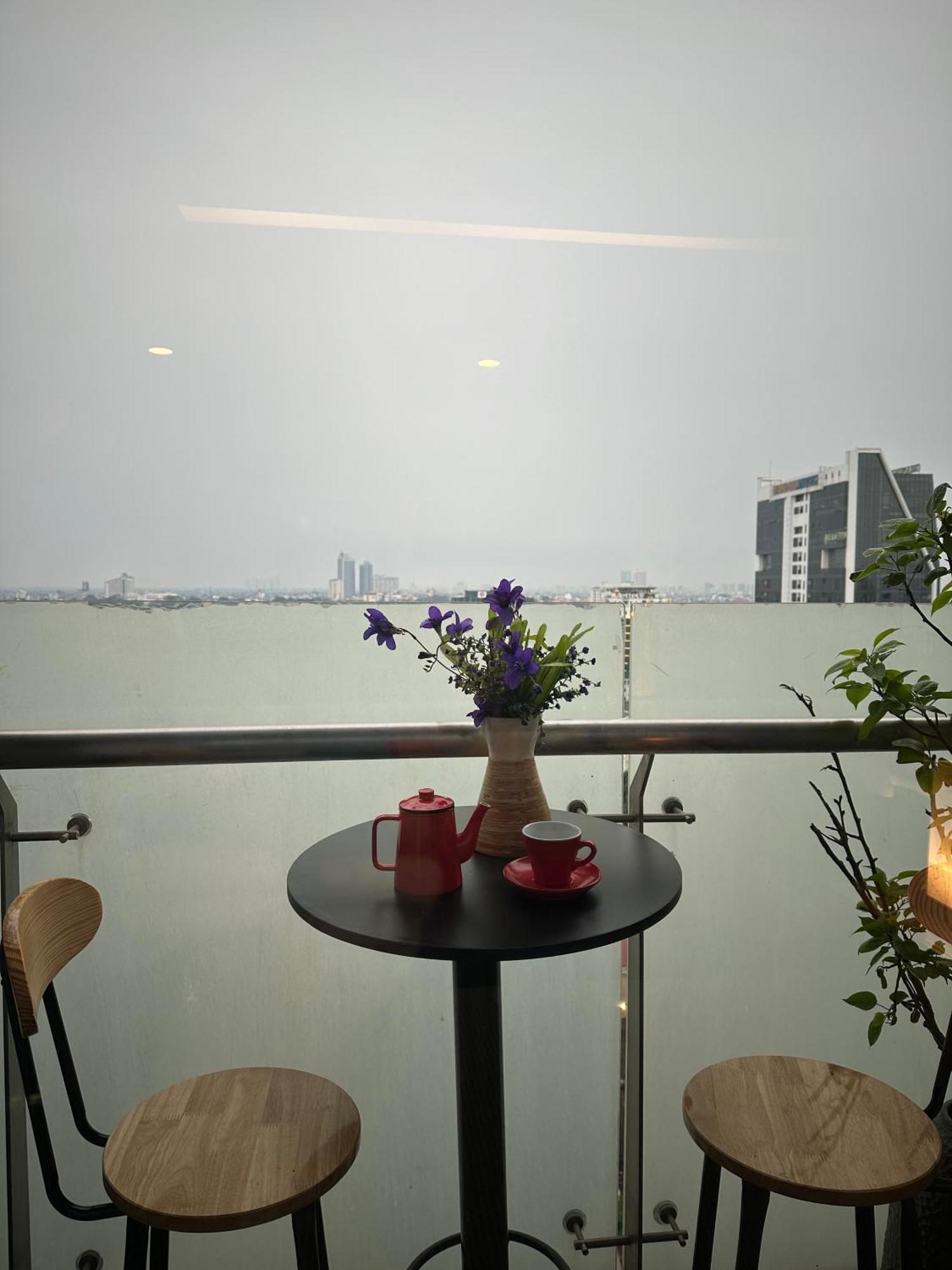 Centered Modern With Pool & Gym Apartment Hanoi