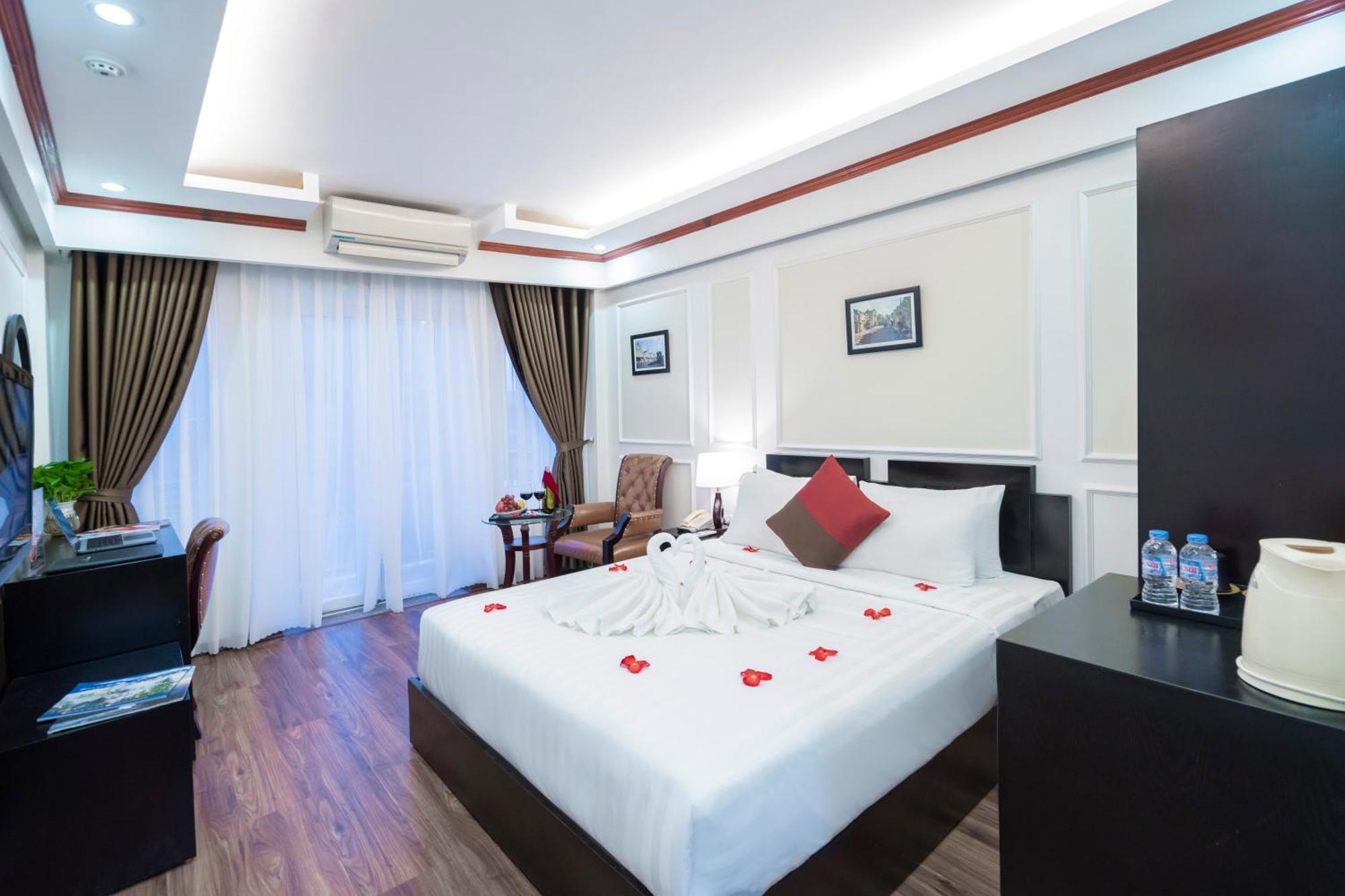 Paradise & Travel Hotel 4*