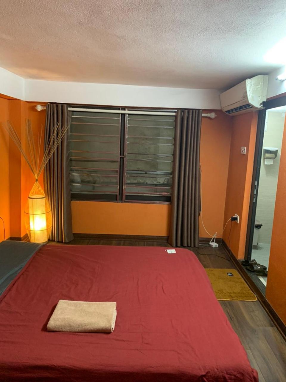 Centre Alley House & Travel