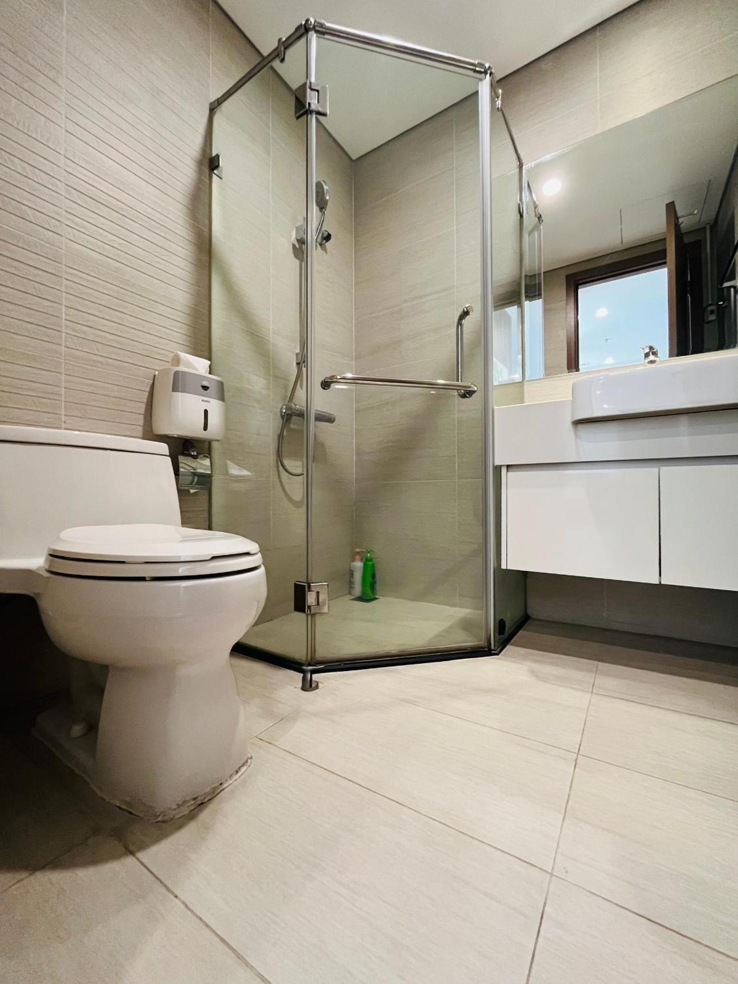 Apartment Vinhomes Sky - Feria Homes