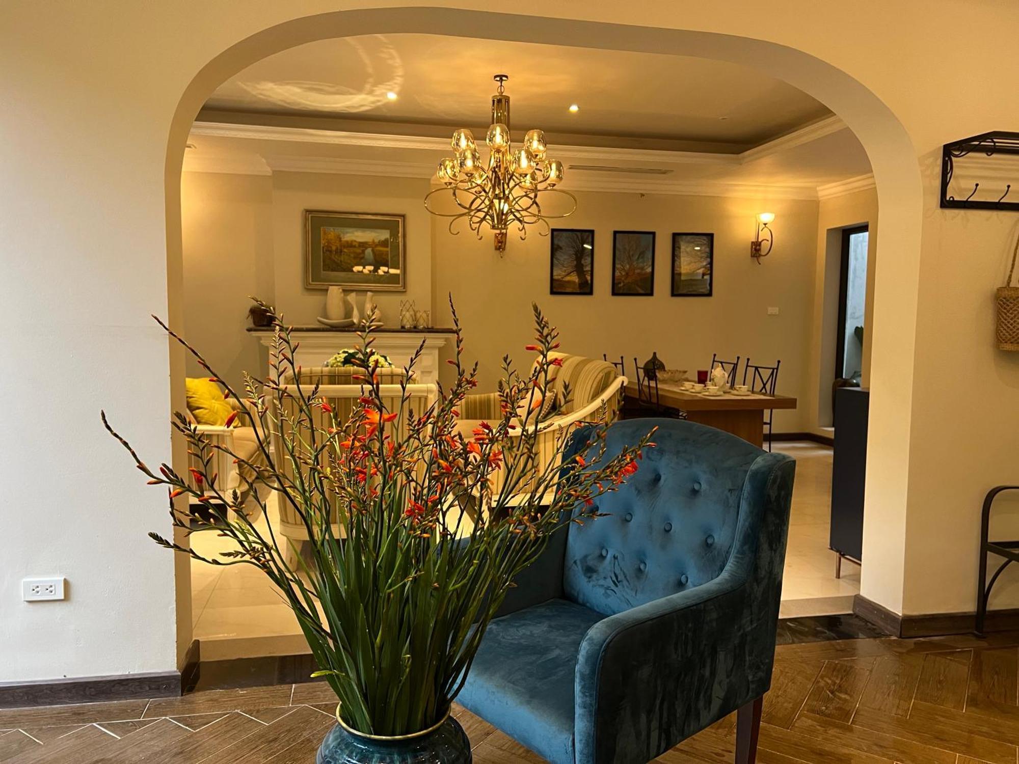Charming Luxury With Outdoor And Garden 4 Bedrooms * Hanói