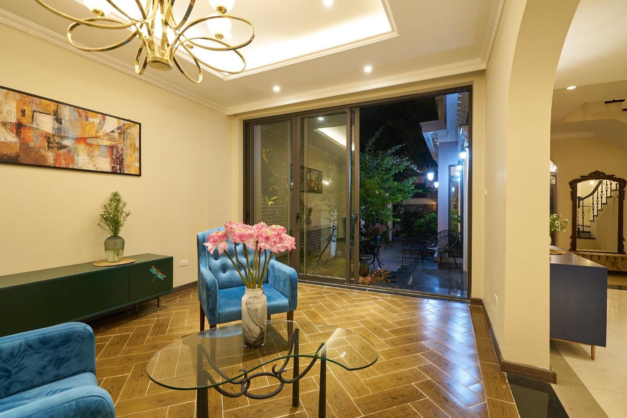Charming Luxury With Outdoor And Garden 4 Bedrooms Pousada Hanói