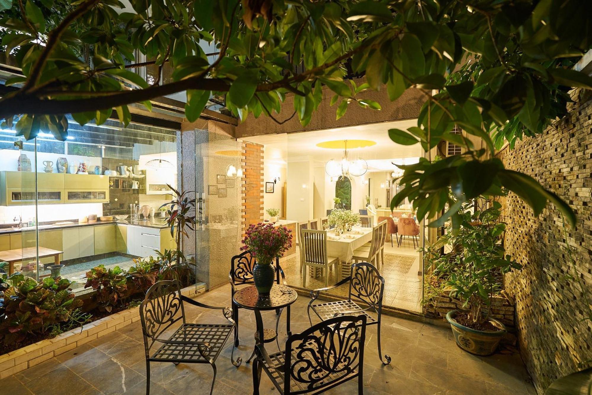 Charming Luxury With Outdoor And Garden 4 Bedrooms Hanói