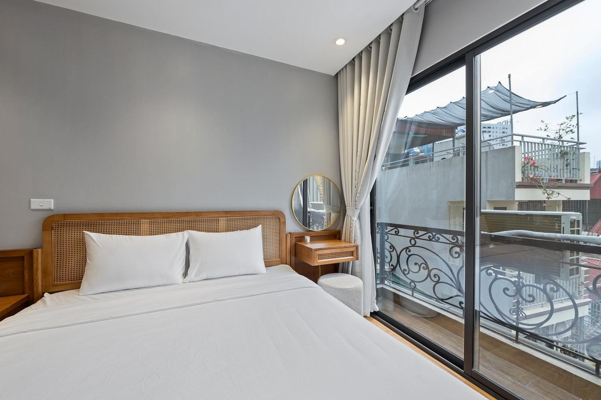 Lakeview Hotel