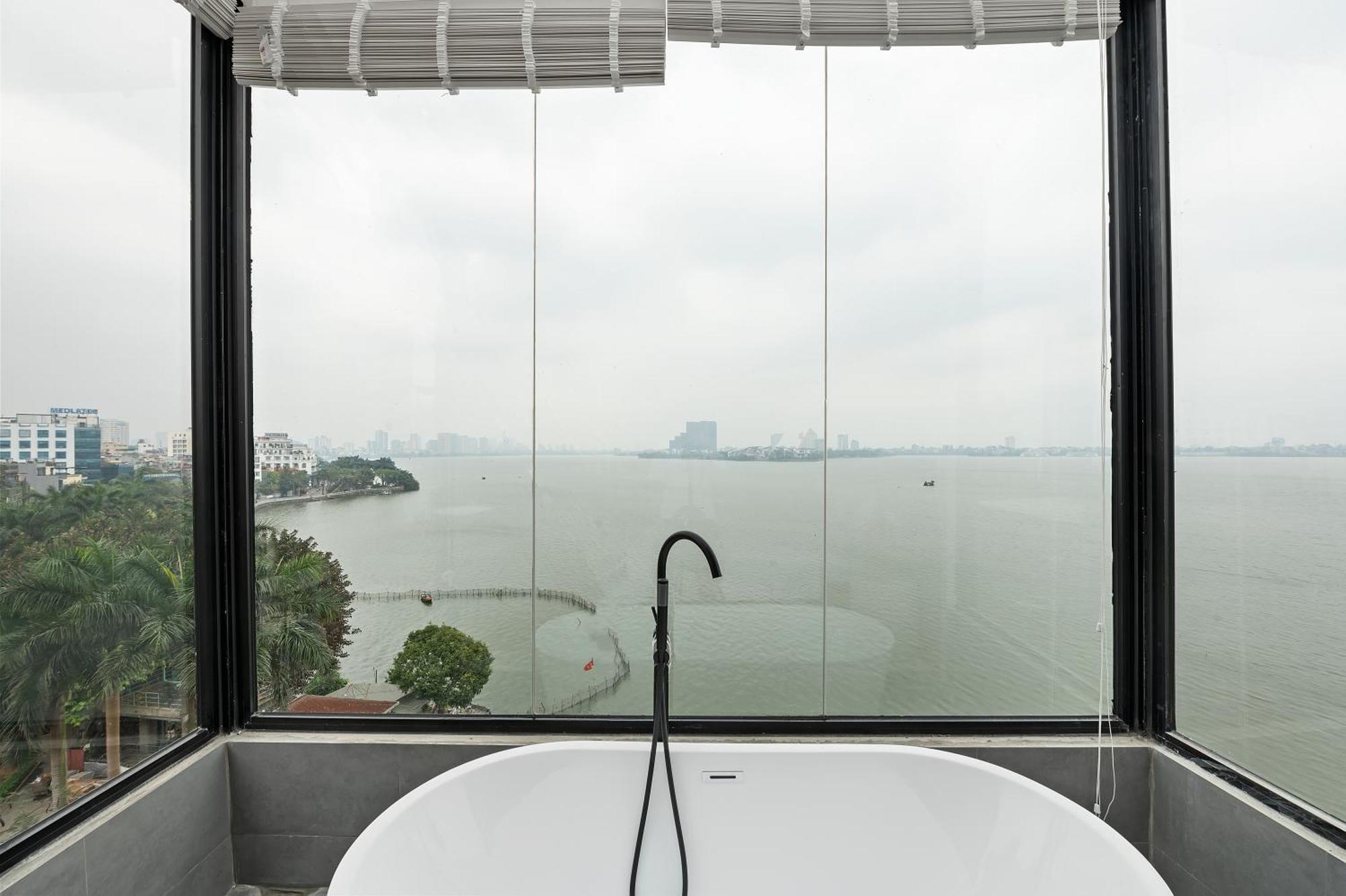Lakeview * Hanoi