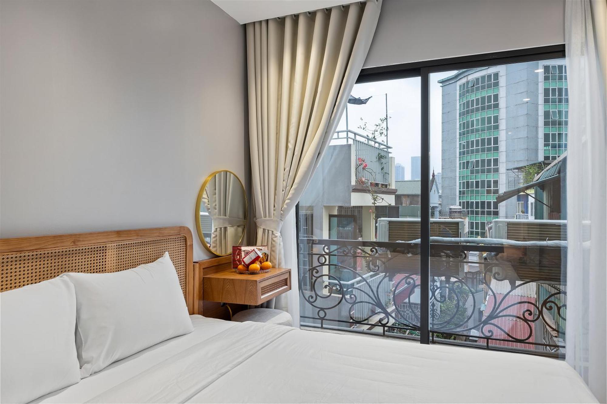 Lakeview * Hanoi