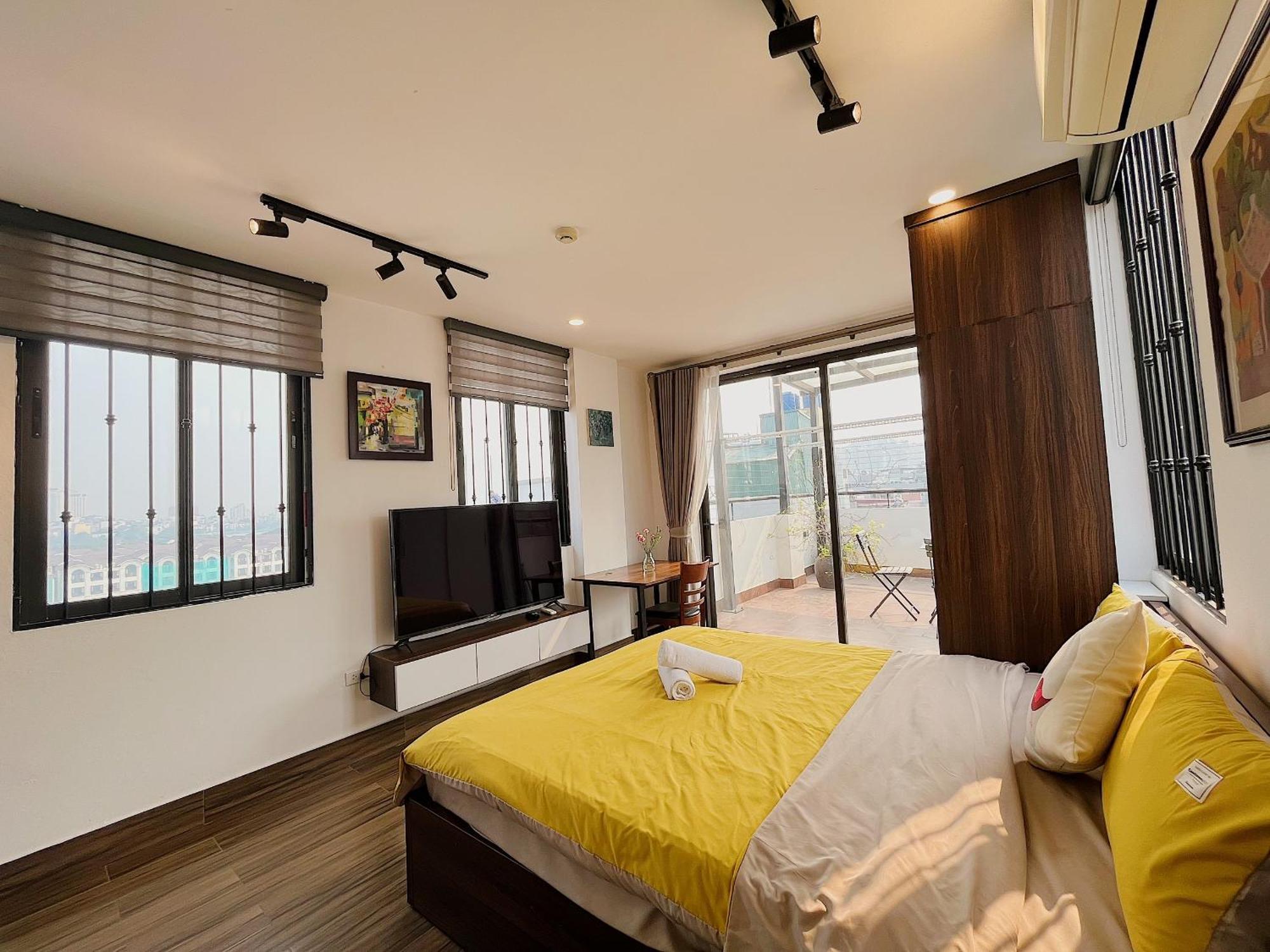 Apartment Trinh Cong Son Hanoi