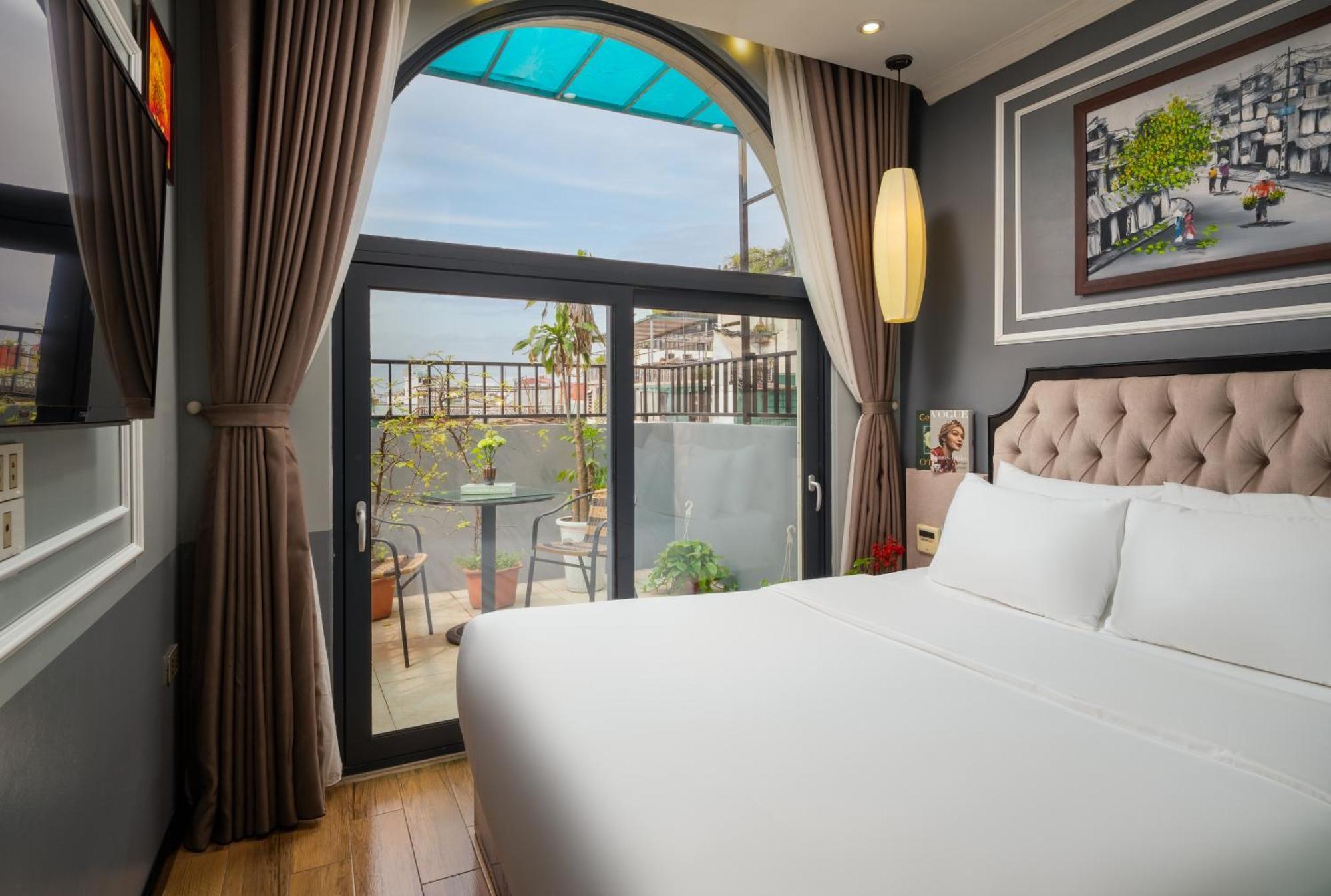 Bella Premier & Rooftop Skybar Hanoi