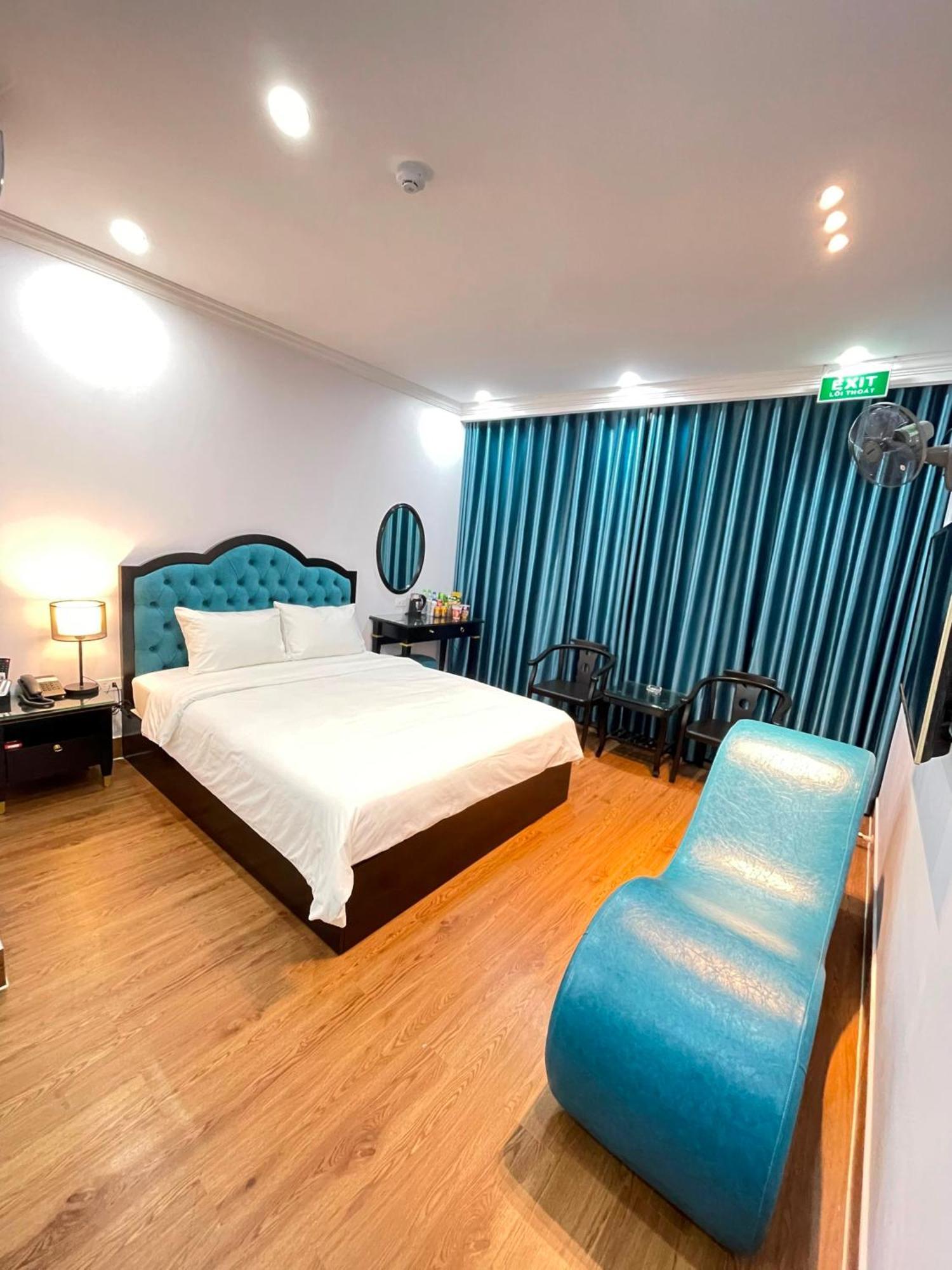 Nhat Tan Hanoi