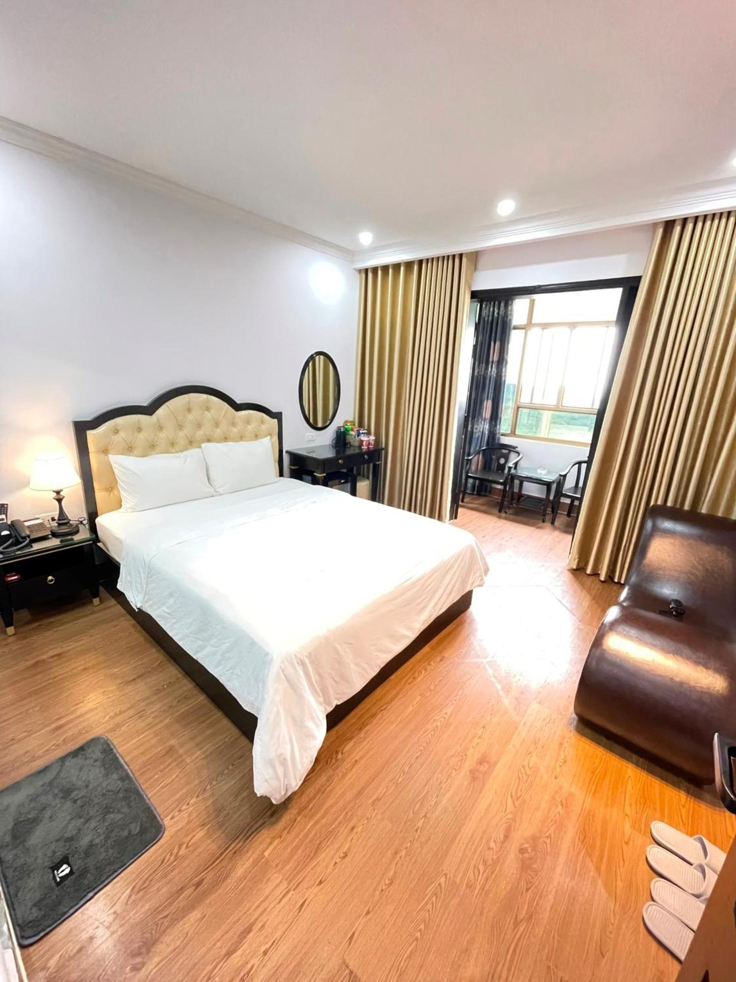 Hotel Nhat Tan 2*