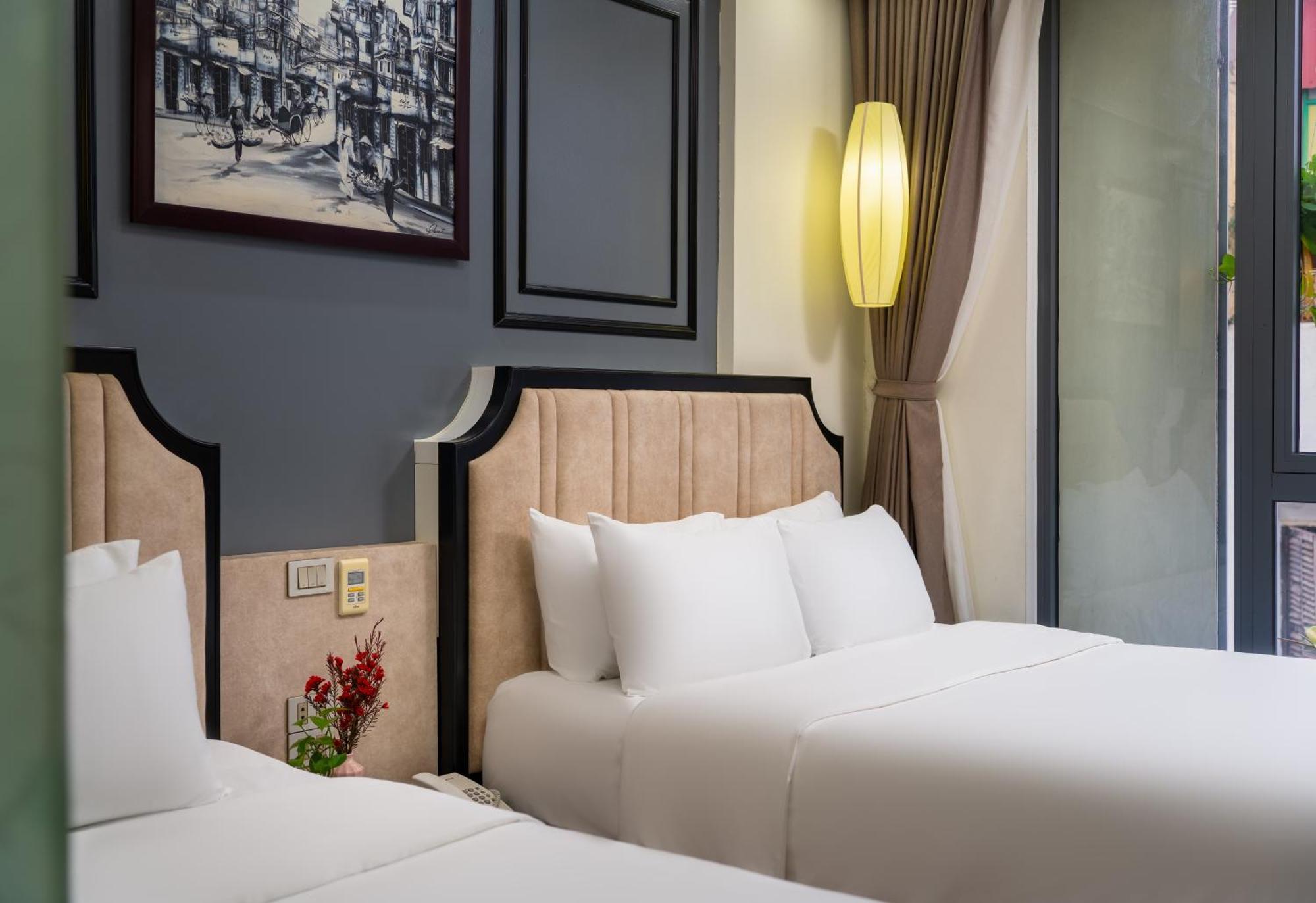 Bella Premier & Rooftop Skybar 4*
