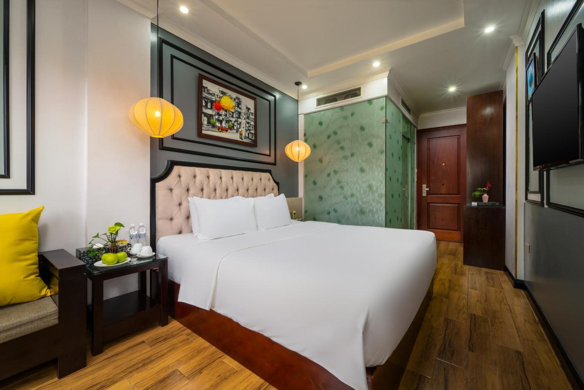 Hotel Bella Premier & Rooftop Skybar