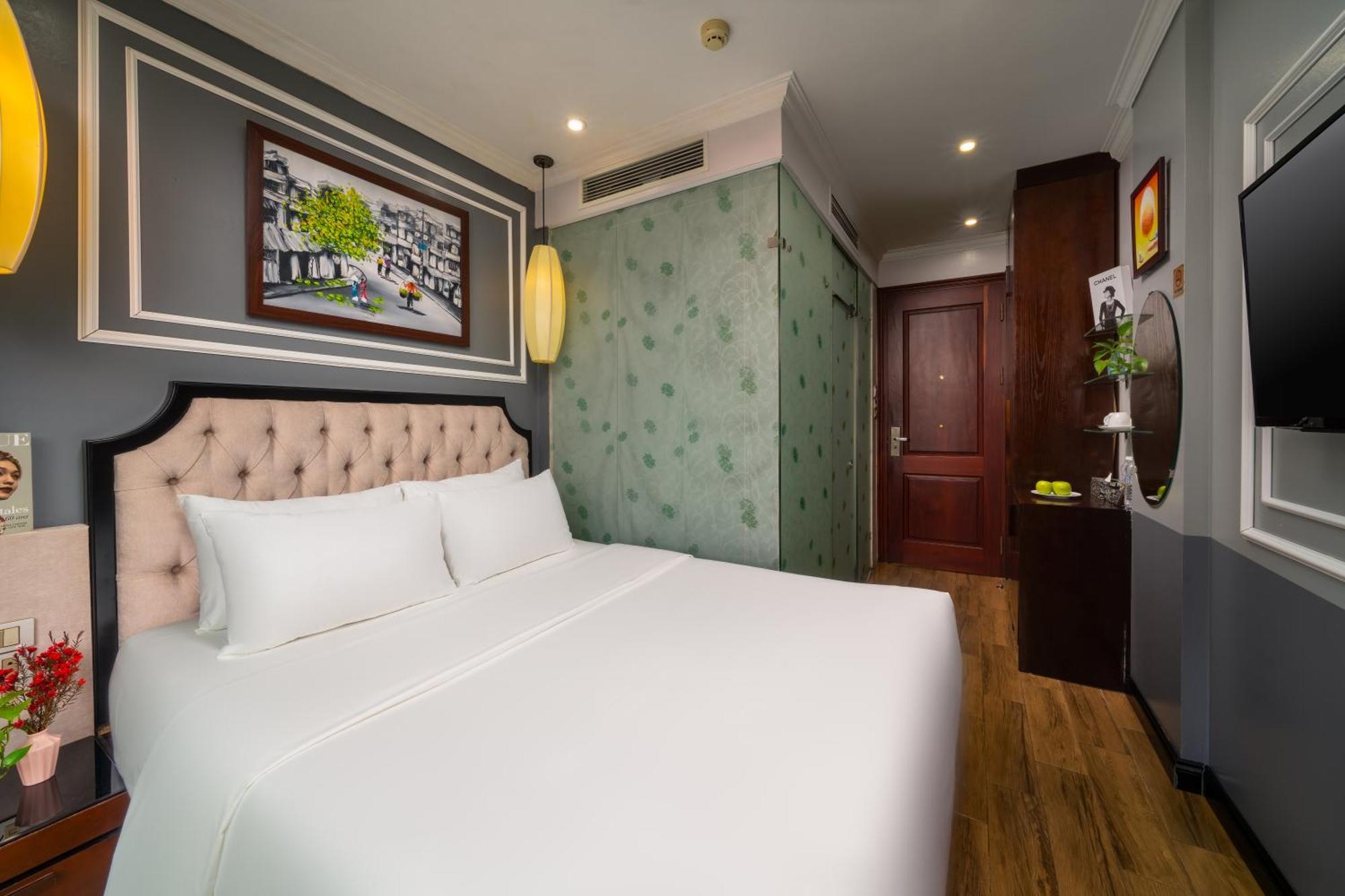 Hotel Bella Premier & Rooftop Skybar 4*
